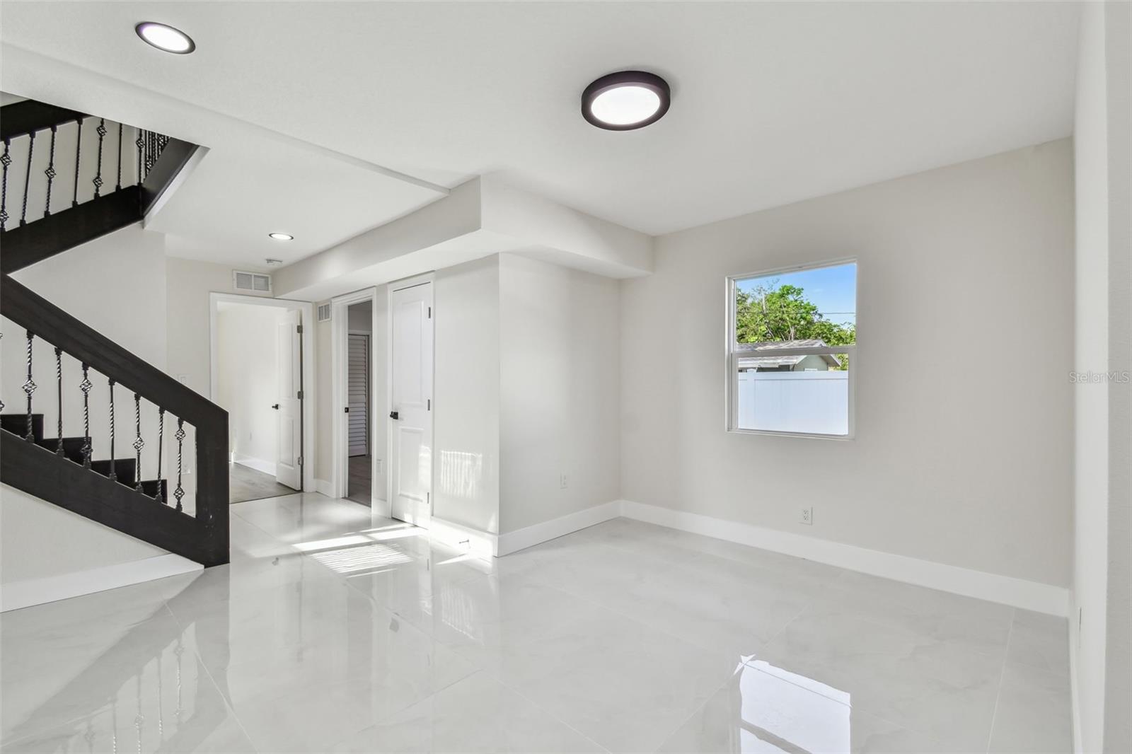 TB8367809 Property Photo