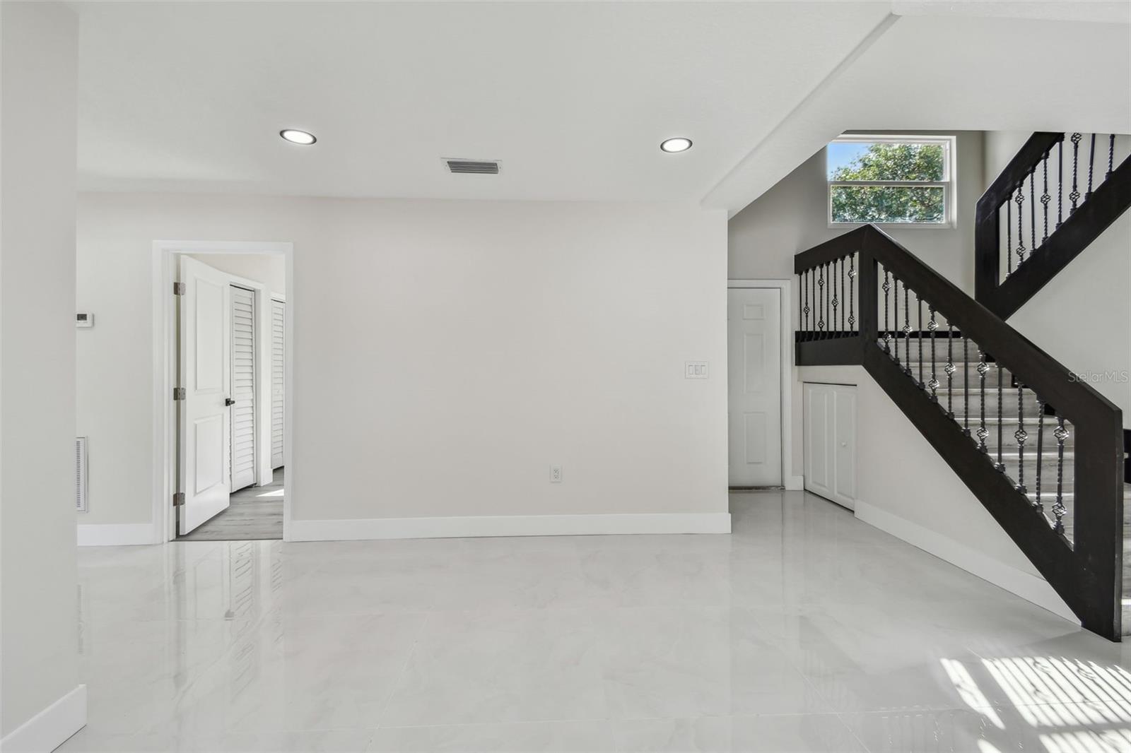 TB8367809 Property Photo