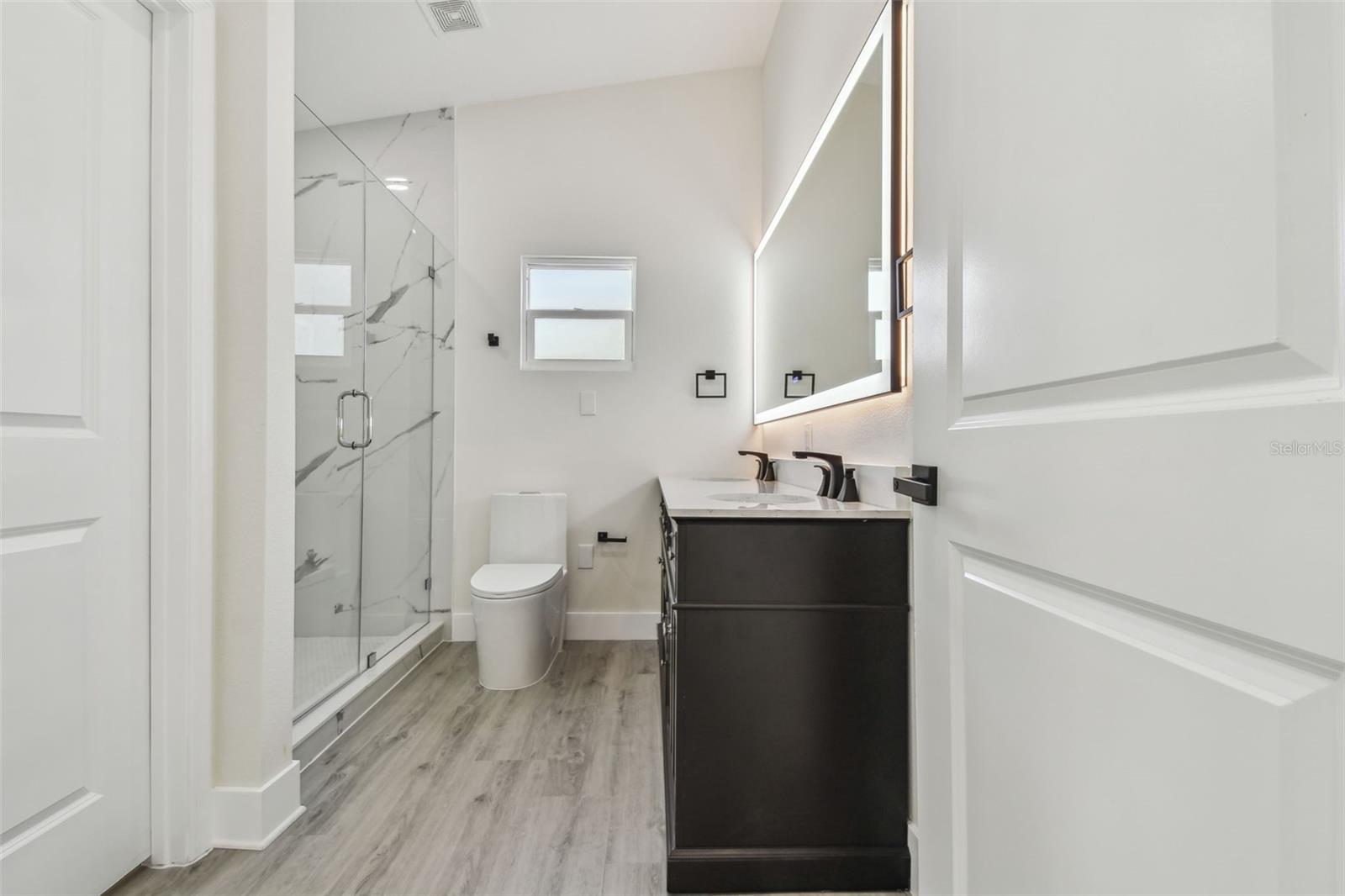 TB8367809 Property Photo