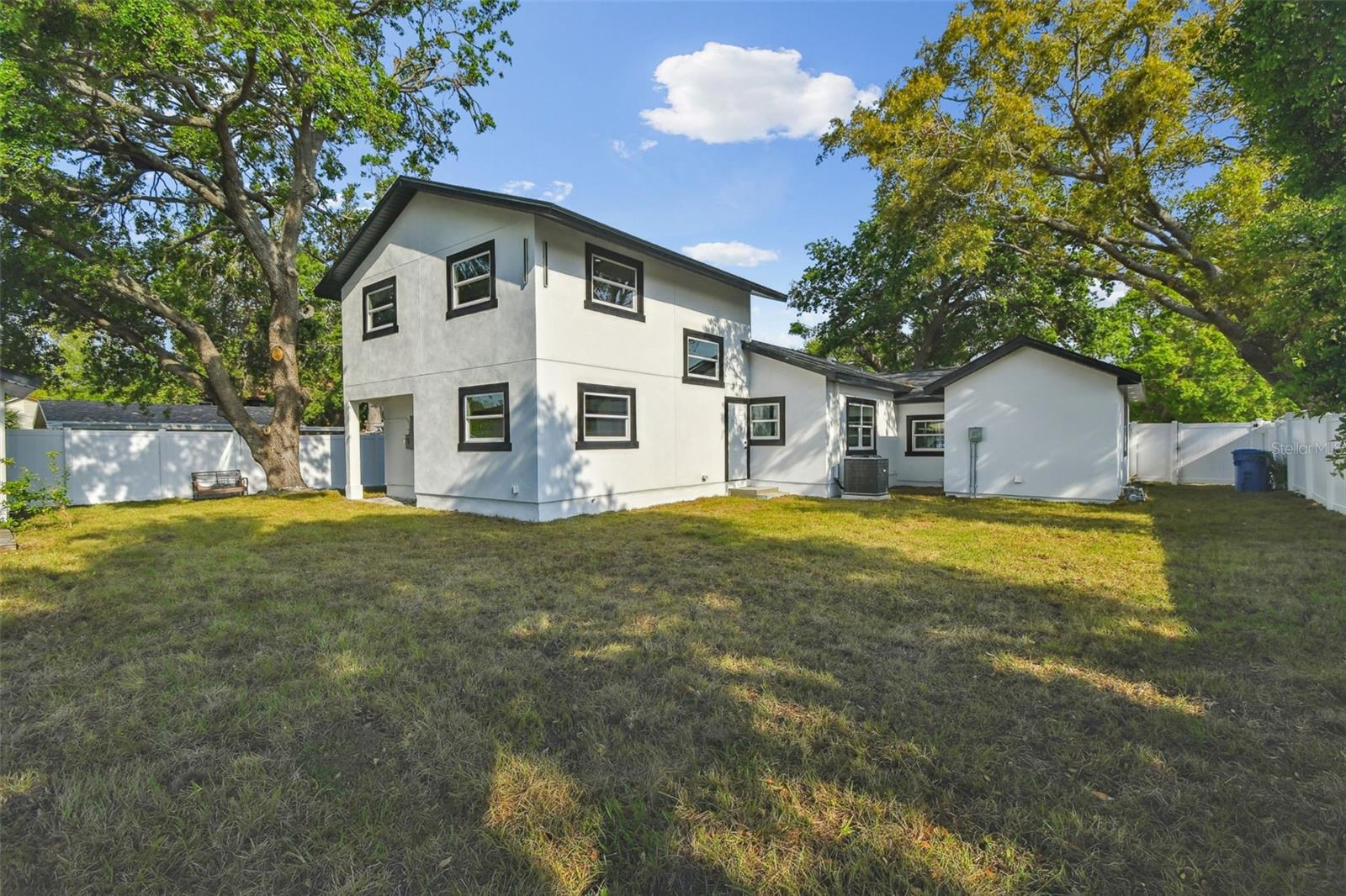 TB8367809 Property Photo