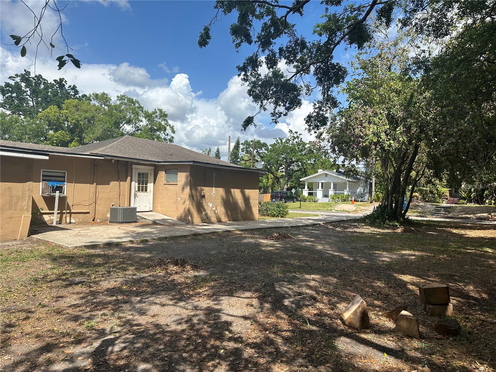 703 E HAMILTON AVE, TAMPA, FL, 33604