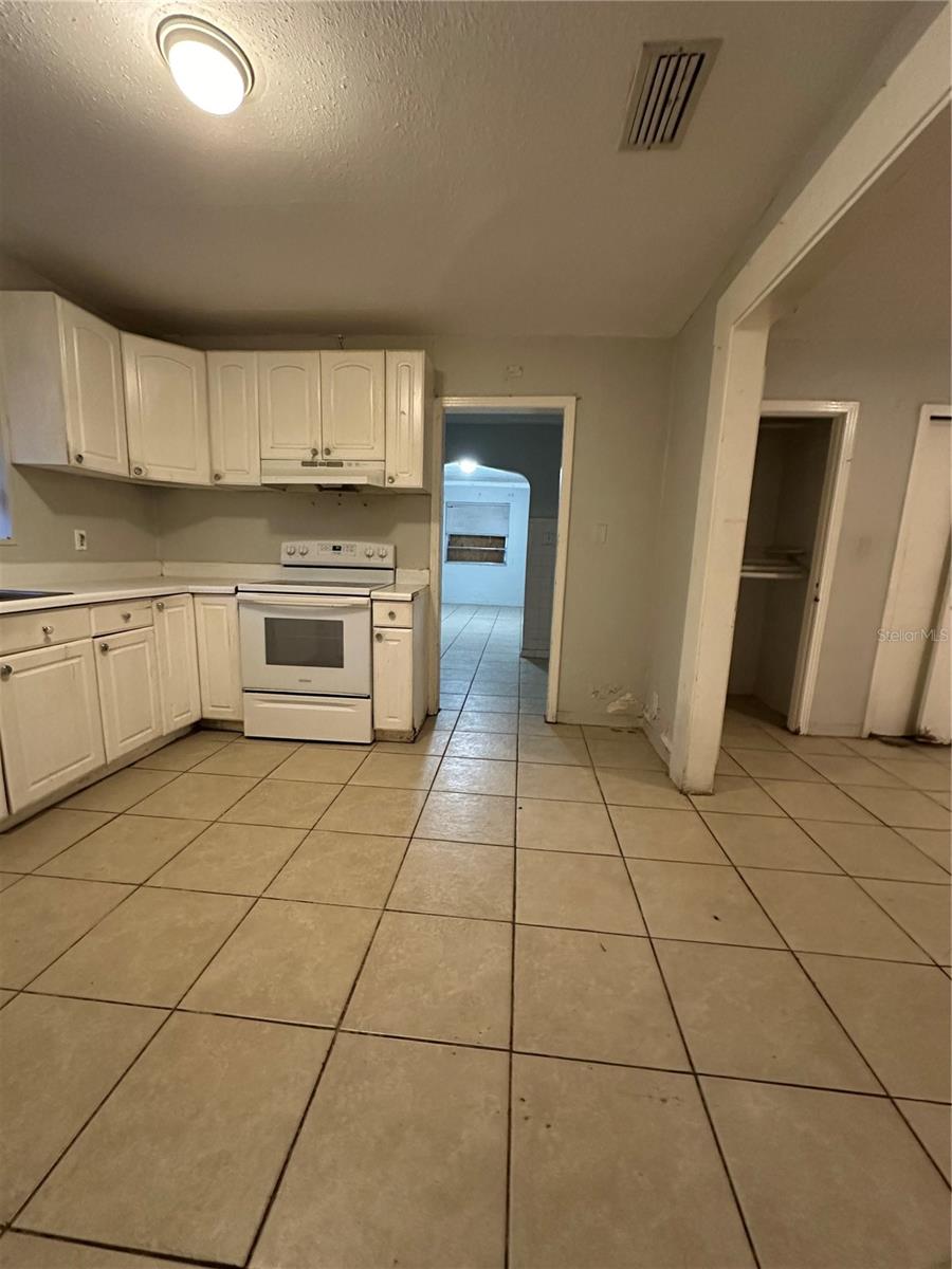 703 E HAMILTON AVE, TAMPA, FL, 33604