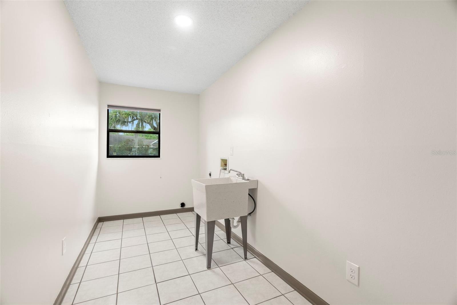 112 ROSEWOOD CT, PALM HARBOR, FL, 34685
