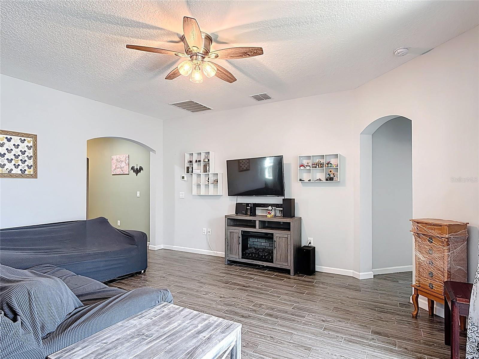 476 MEADOW POINTE DR, HAINES CITY, FL, 33844