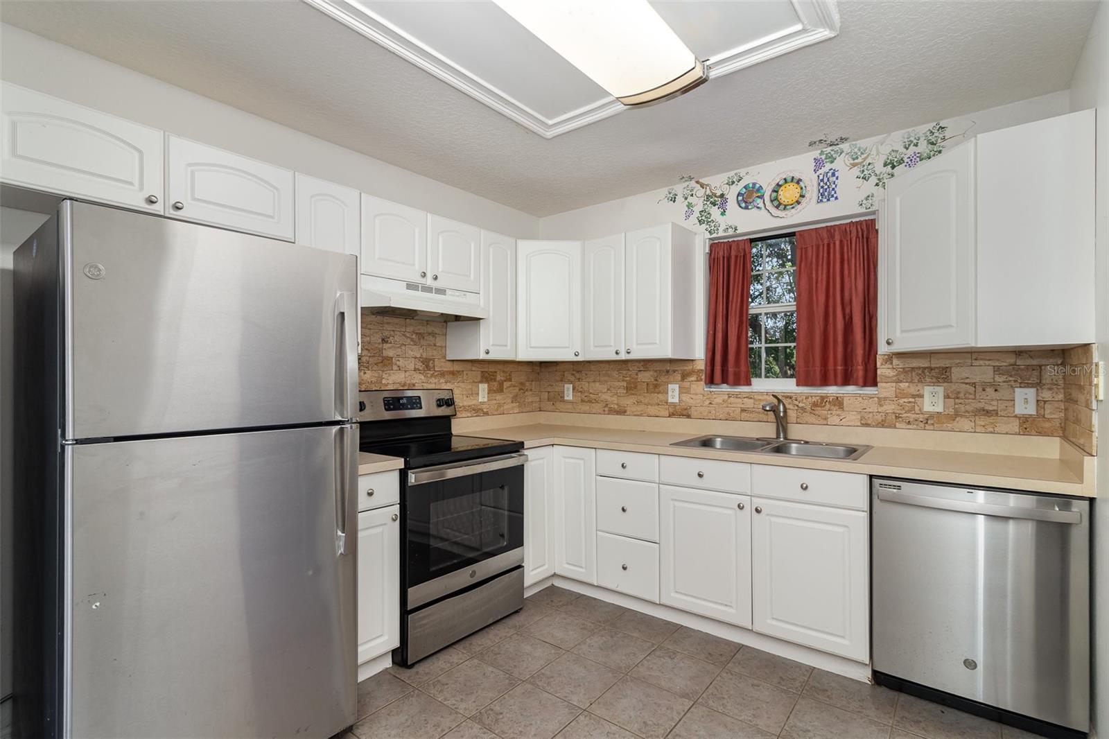 63 ORANGE BLOSSOM DR S, EUSTIS, FL, 32726