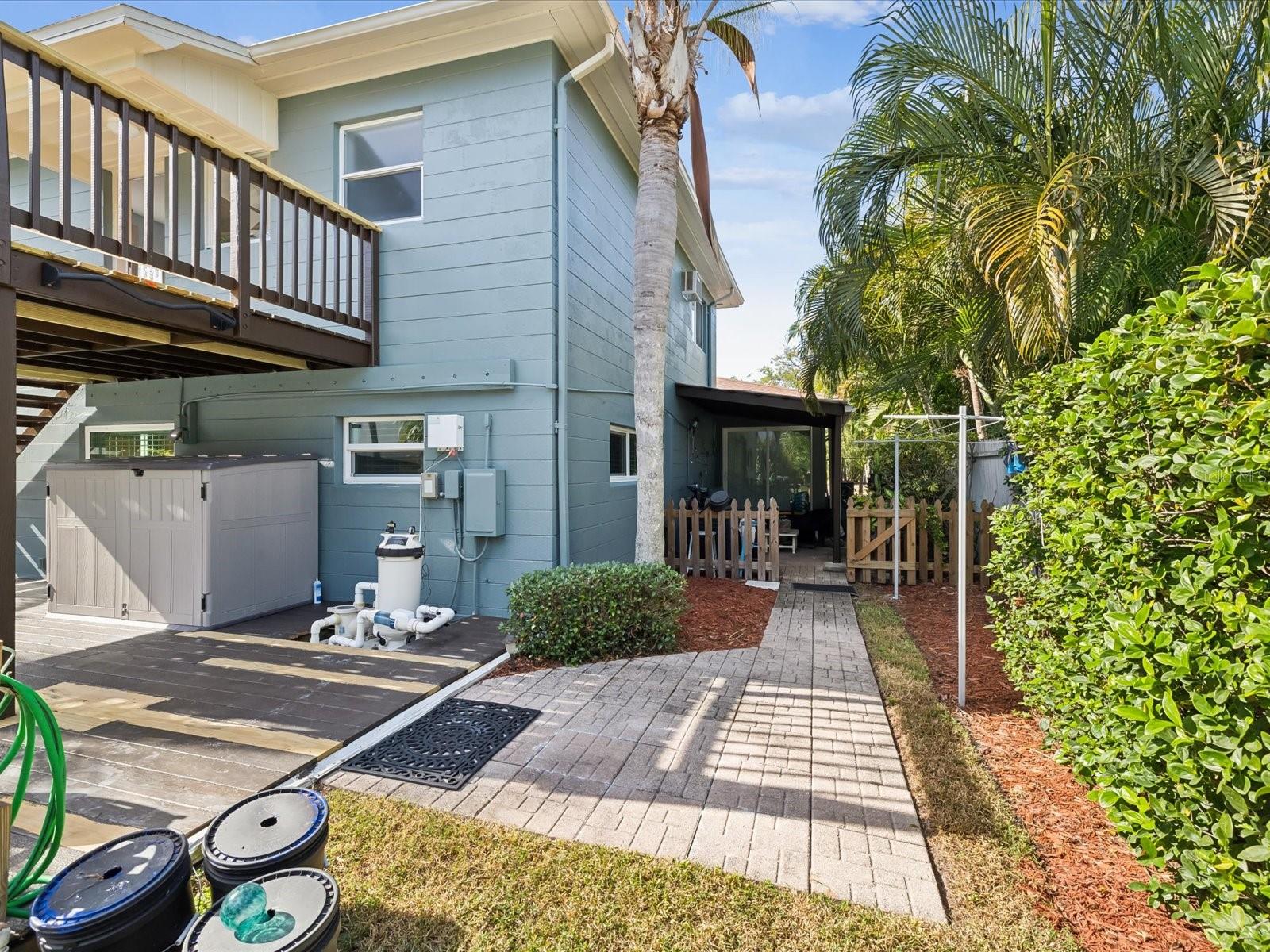 1225 26TH ST N, ST PETERSBURG, FL, 33713