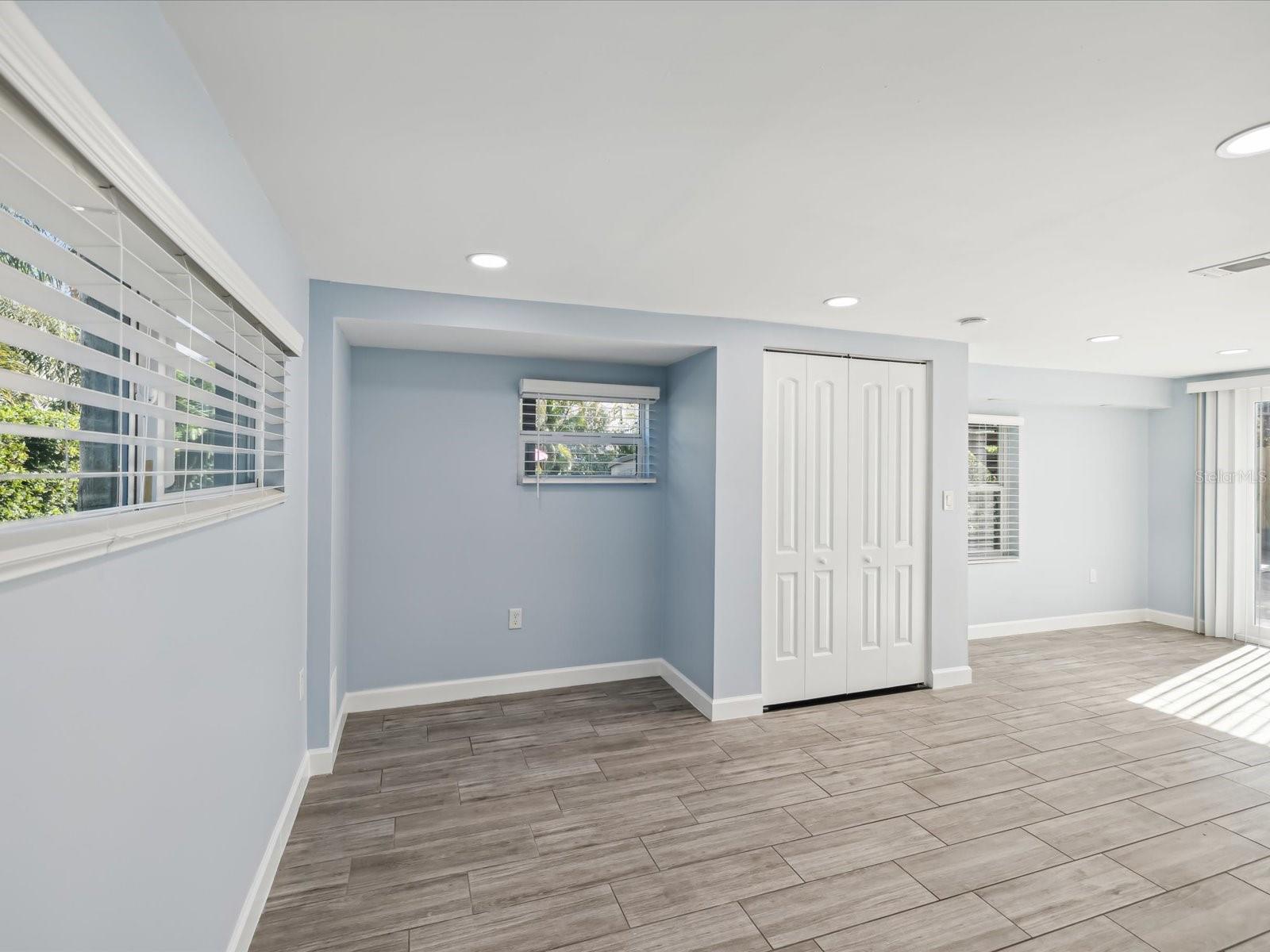 1225 26TH ST N, ST PETERSBURG, FL, 33713