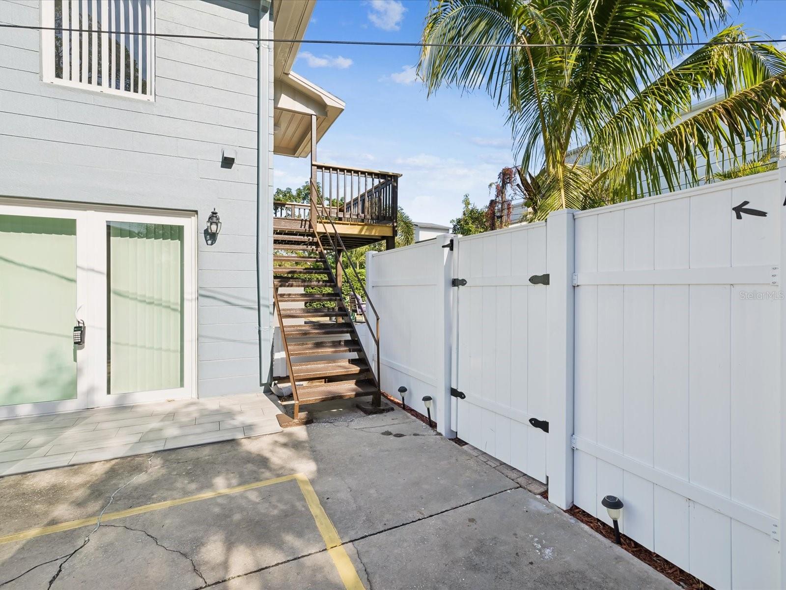 1225 26TH ST N, ST PETERSBURG, FL, 33713