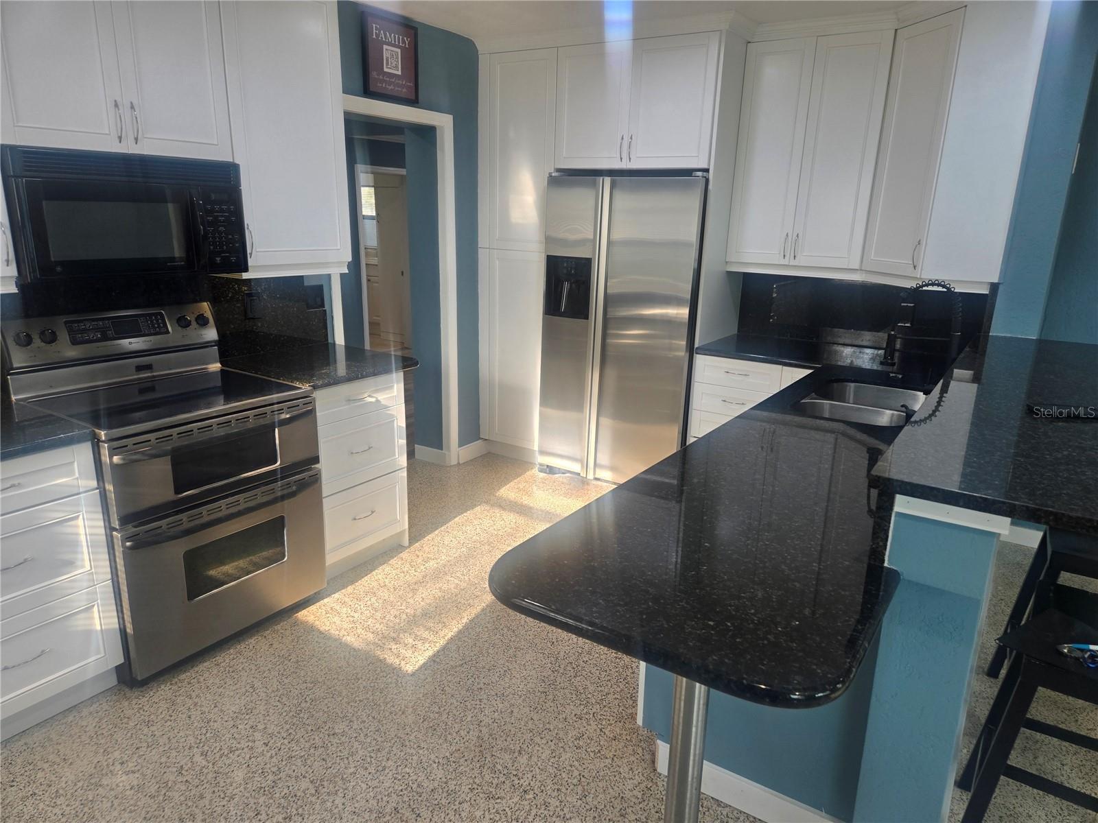 901 GROVELAND AVE, VENICE, FL, 34285