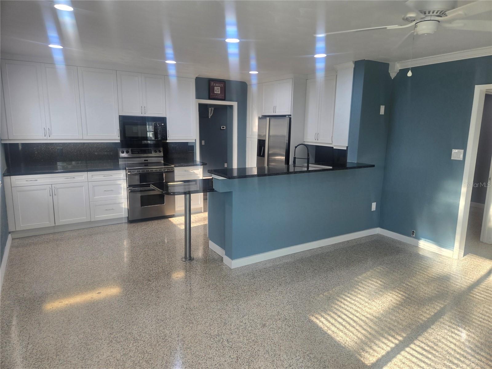 901 GROVELAND AVE, VENICE, FL, 34285