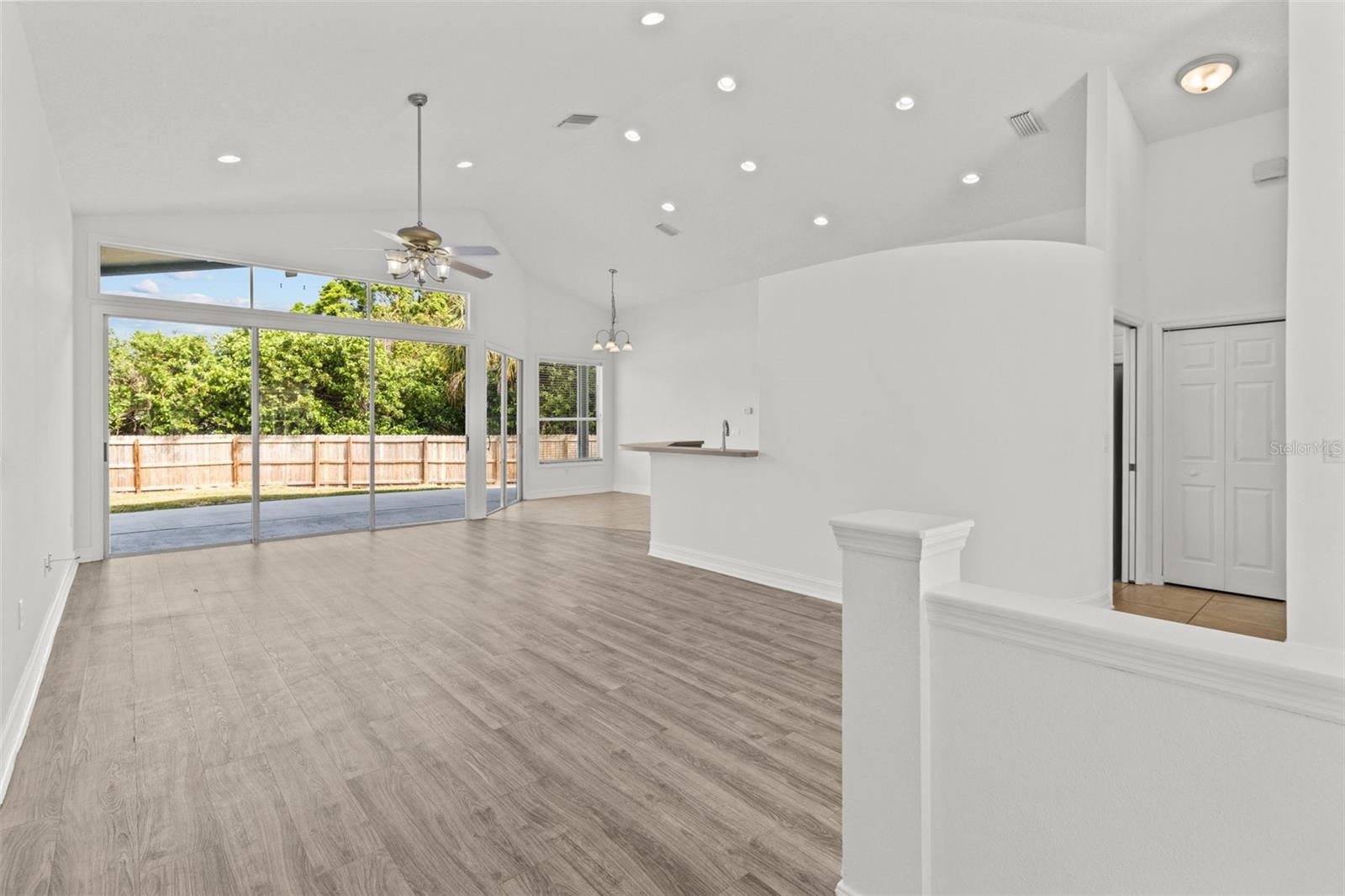 426 VILLAGE DR, TARPON SPRINGS, FL, 34689