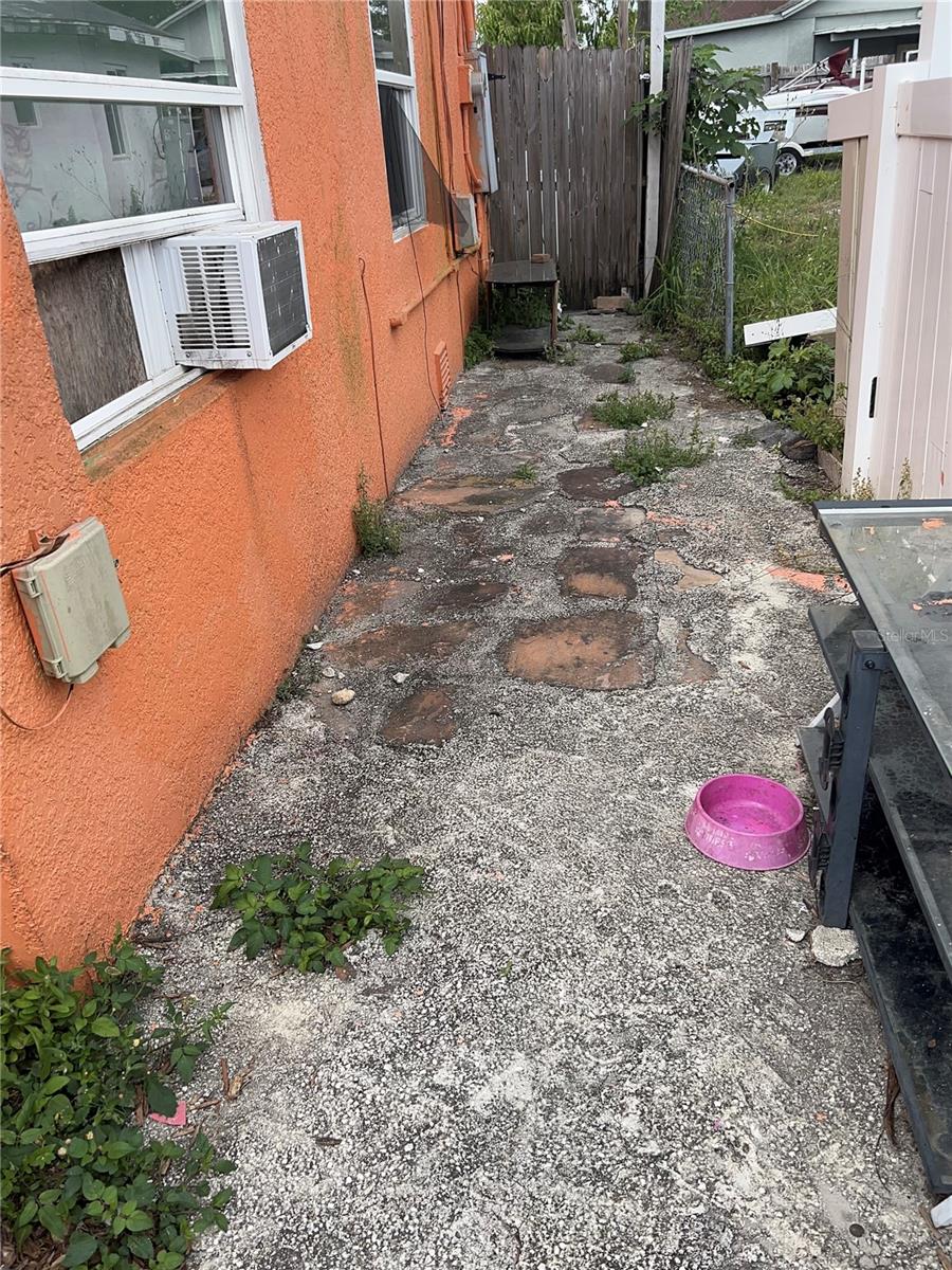 330 S BUENA VISTA AVE, ORLANDO, FL, 32835