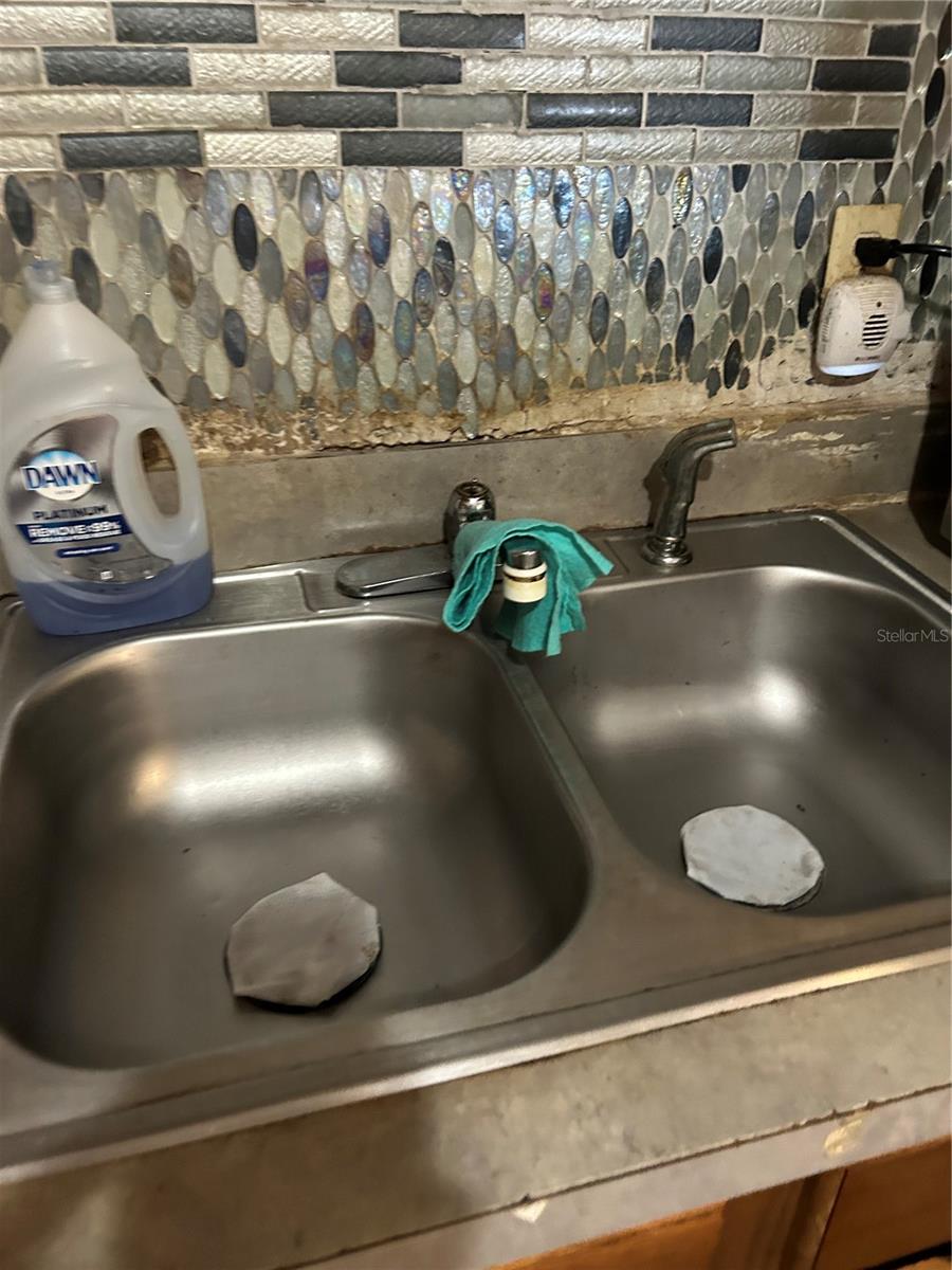 330 S BUENA VISTA AVE, ORLANDO, FL, 32835