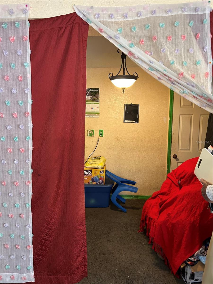 330 S BUENA VISTA AVE, ORLANDO, FL, 32835