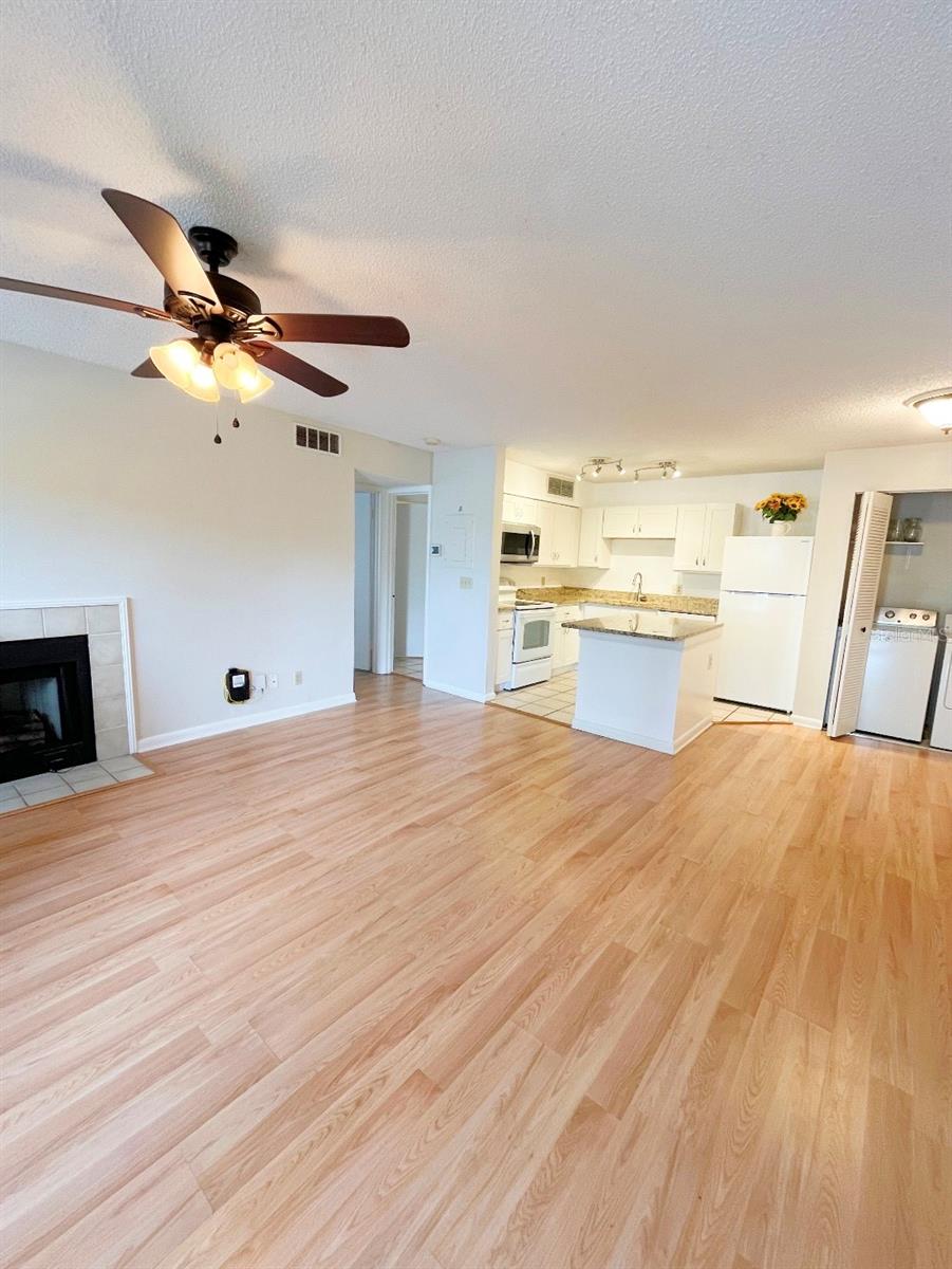 315 LAKEPOINTE DR #201, ALTAMONTE SPRINGS, FL, 32701