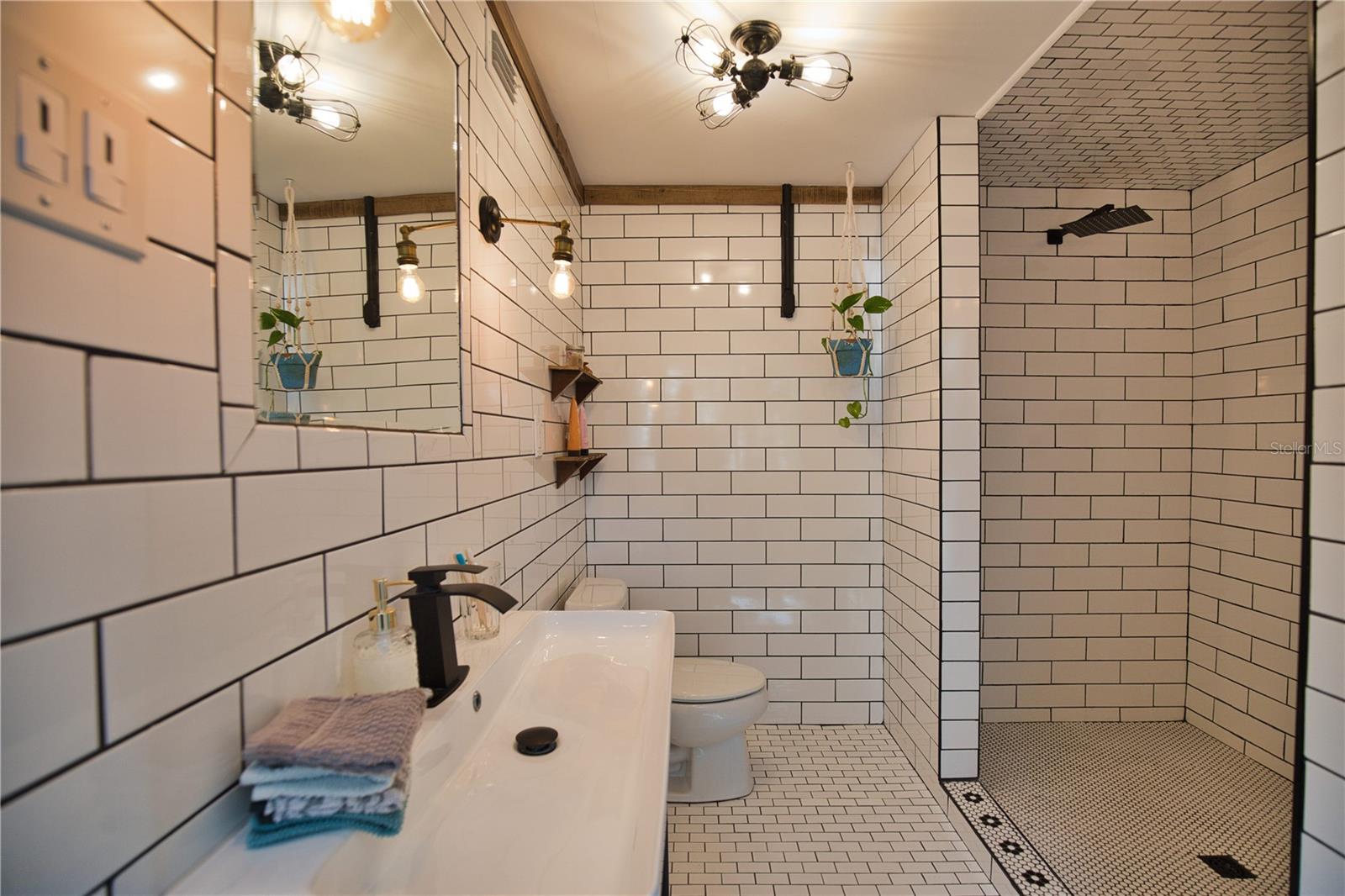 650 EDWARDS ST, ENGLEWOOD, FL, 34223