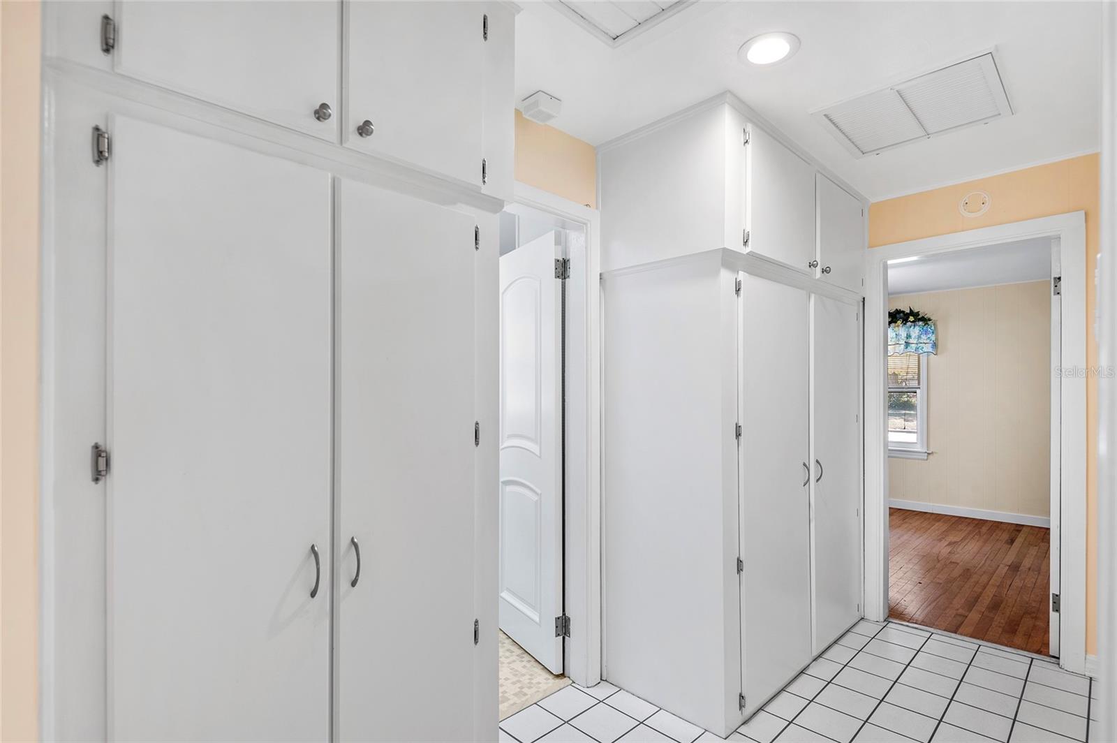 335 W BAY ST, WINTER GARDEN, FL, 34787