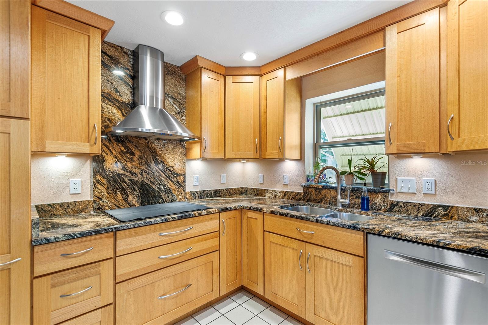 335 W BAY ST, WINTER GARDEN, FL, 34787