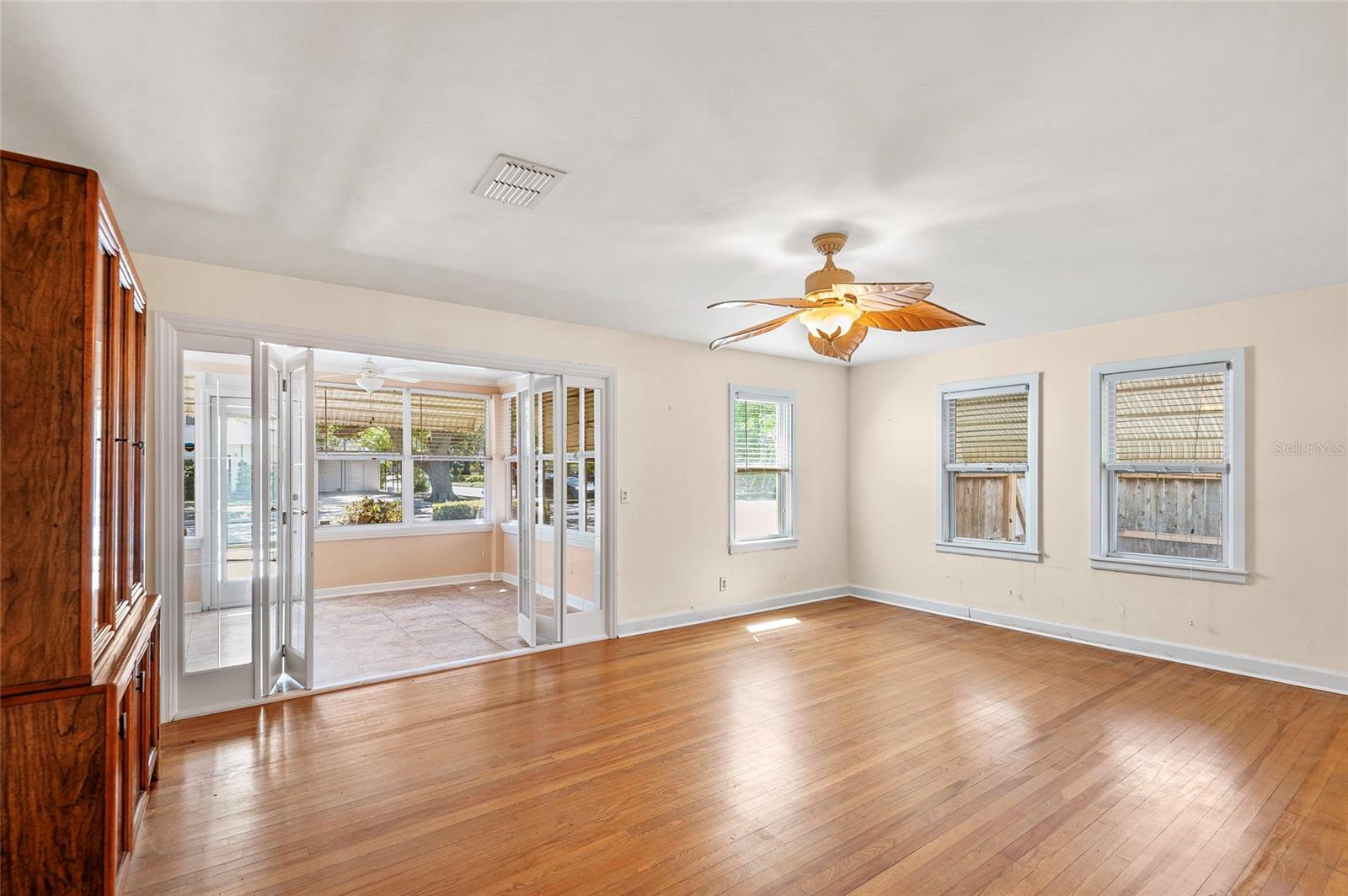 335 W BAY ST, WINTER GARDEN, FL, 34787