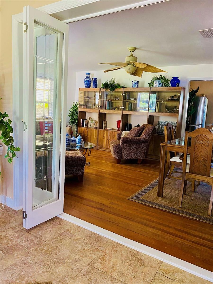 335 W BAY ST, WINTER GARDEN, FL, 34787