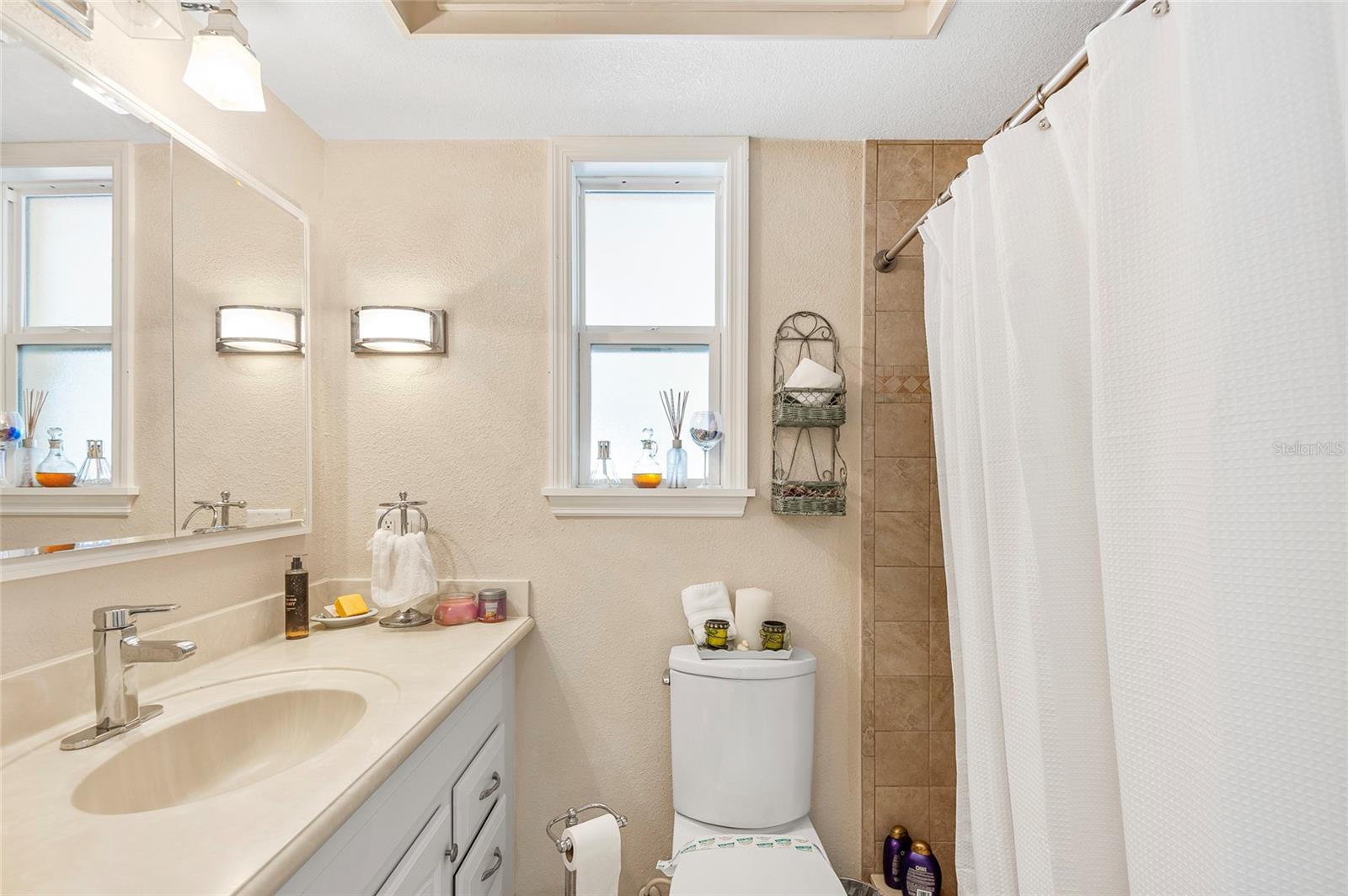 335 W BAY ST, WINTER GARDEN, FL, 34787