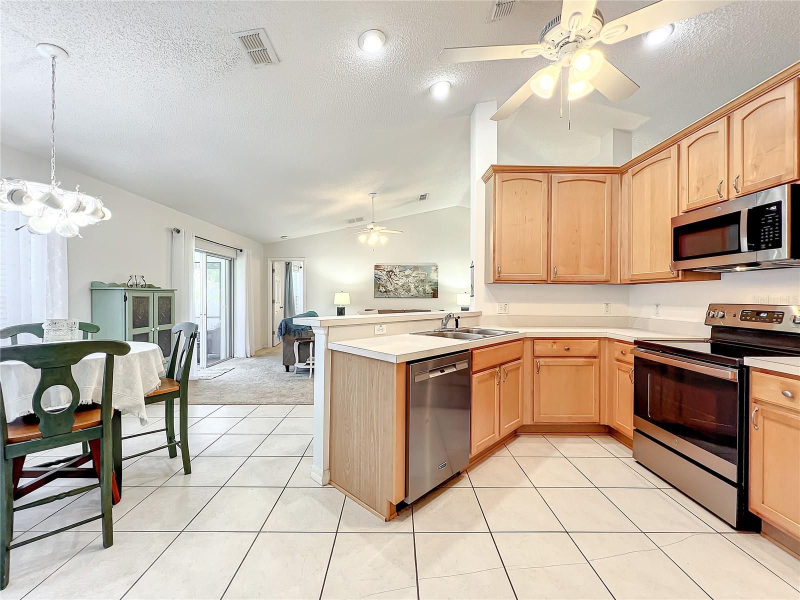 1407 ISLAND COVE DR, DELAND, FL, 32724