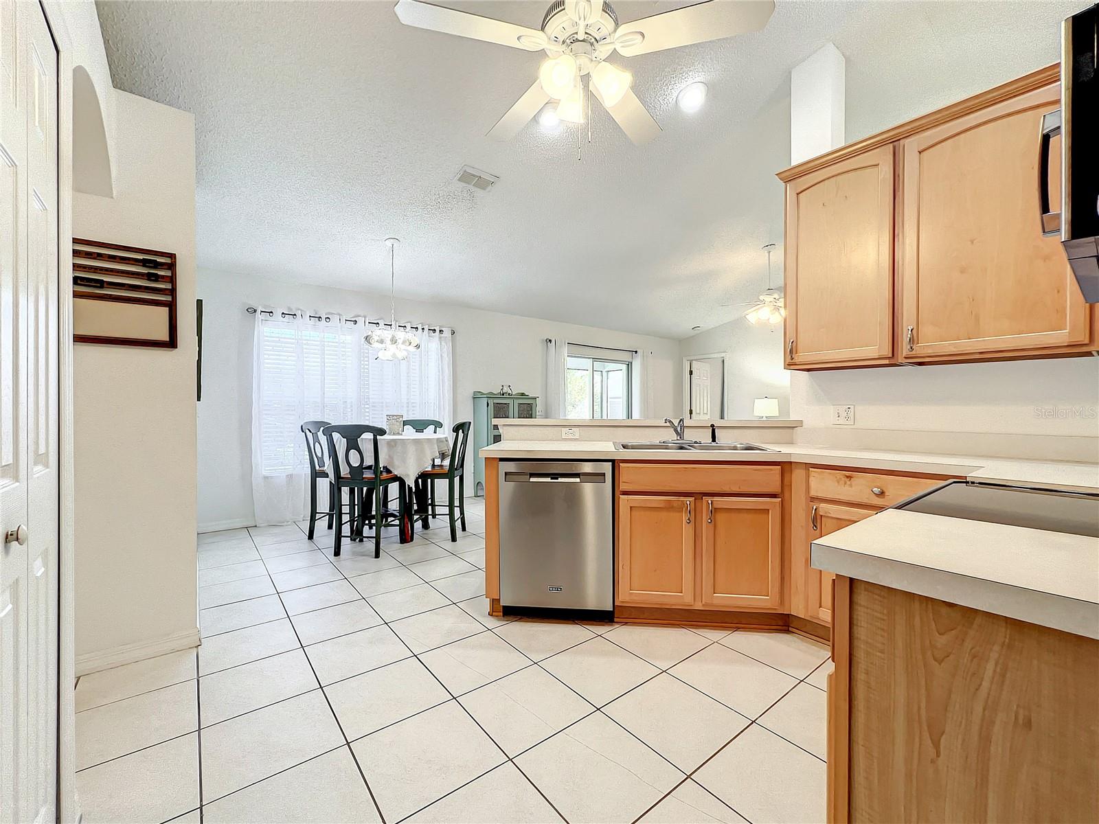 1407 ISLAND COVE DR, DELAND, FL, 32724