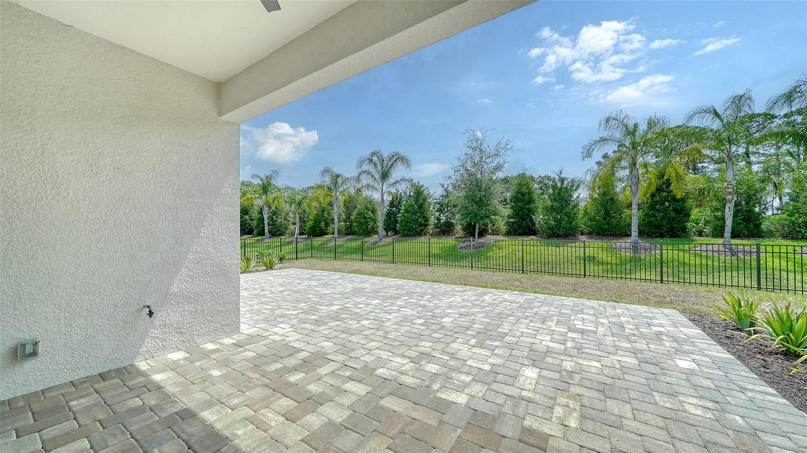 10105 CANAVERAL CIR, SARASOTA, FL, 34241
