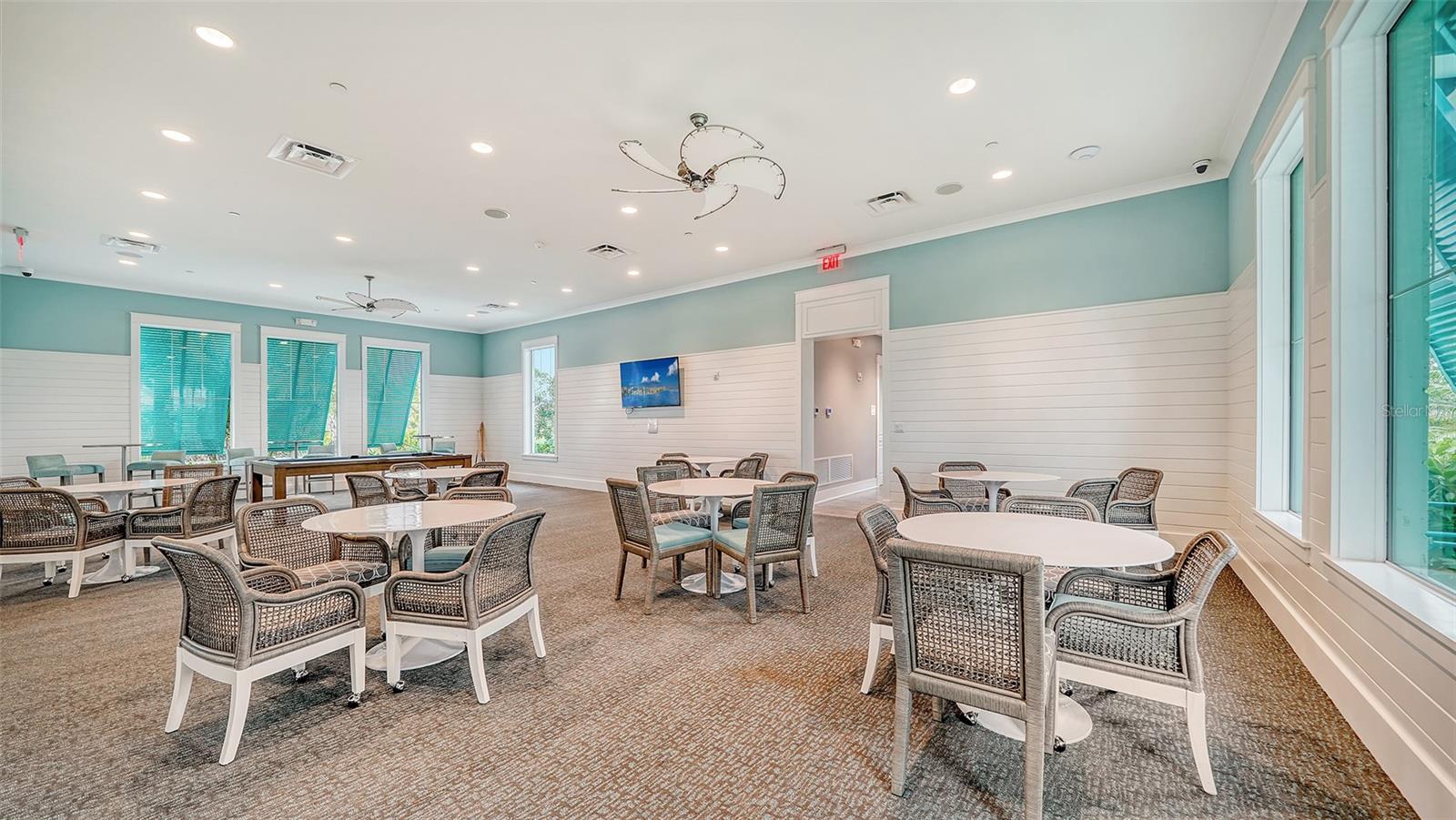 10105 CANAVERAL CIR, SARASOTA, FL, 34241