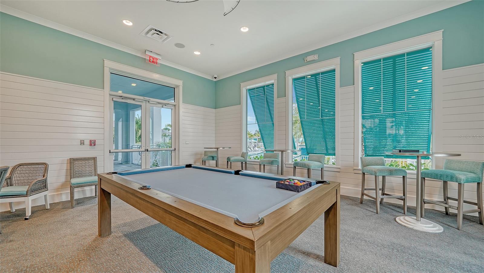 10105 CANAVERAL CIR, SARASOTA, FL, 34241