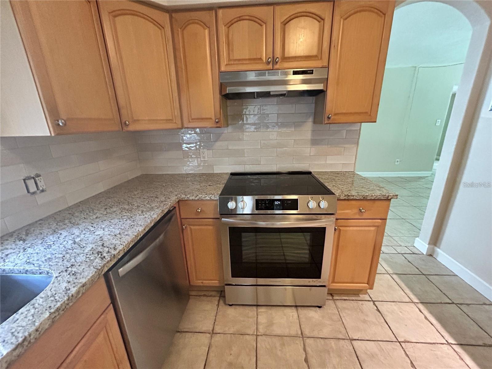 633 S LAKEMONT AVE, WINTER PARK, FL, 32792