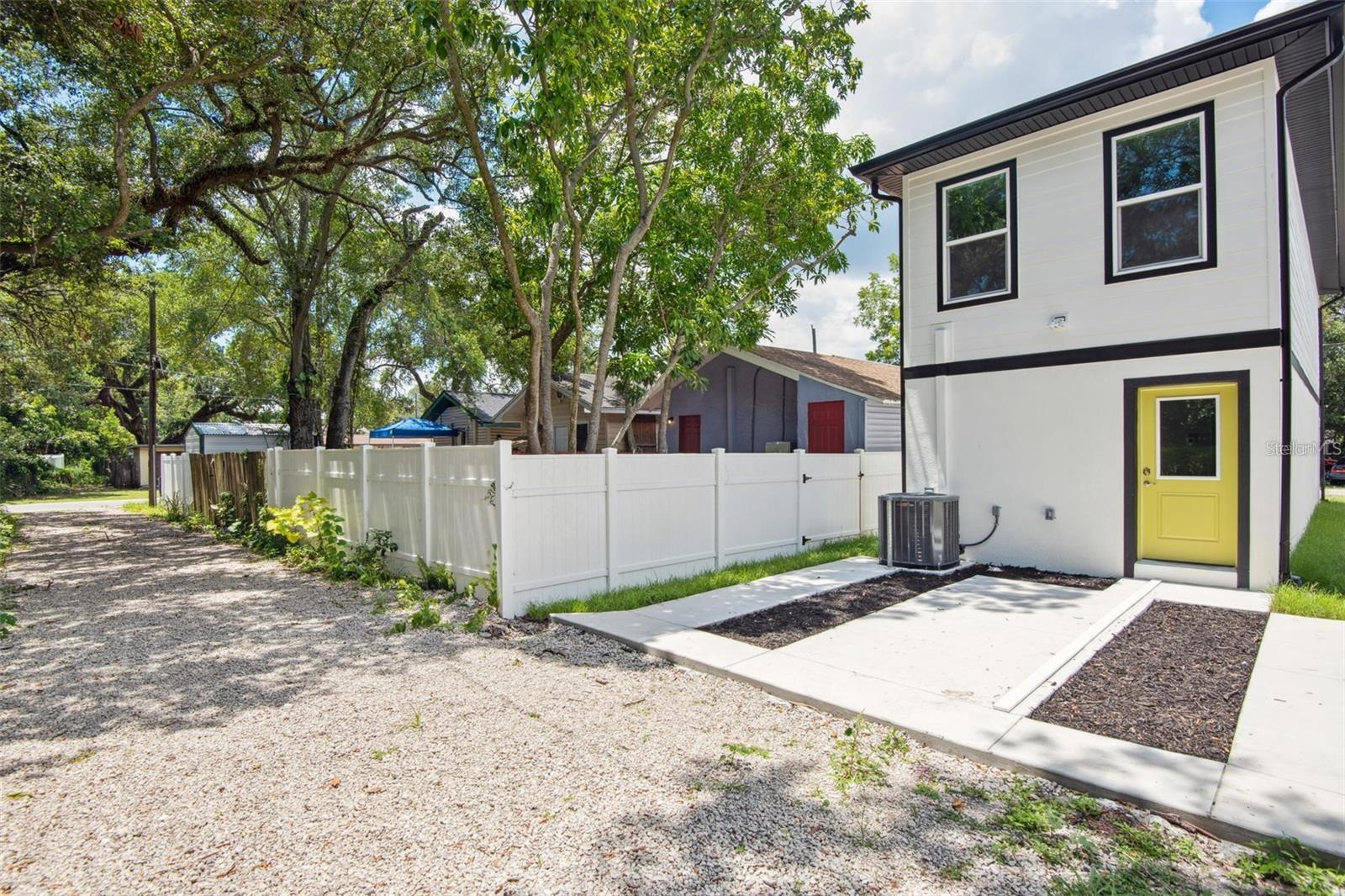 2403 E 19TH AVE #1/2, TAMPA, FL, 33605