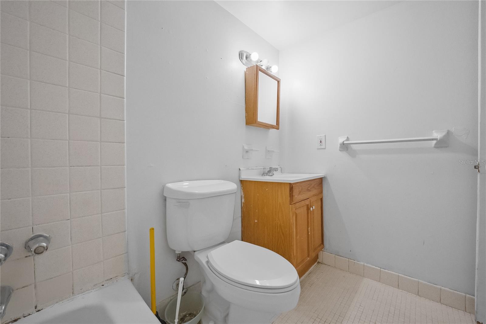 1700 SW 16TH CT #J24, GAINESVILLE, FL, 32608