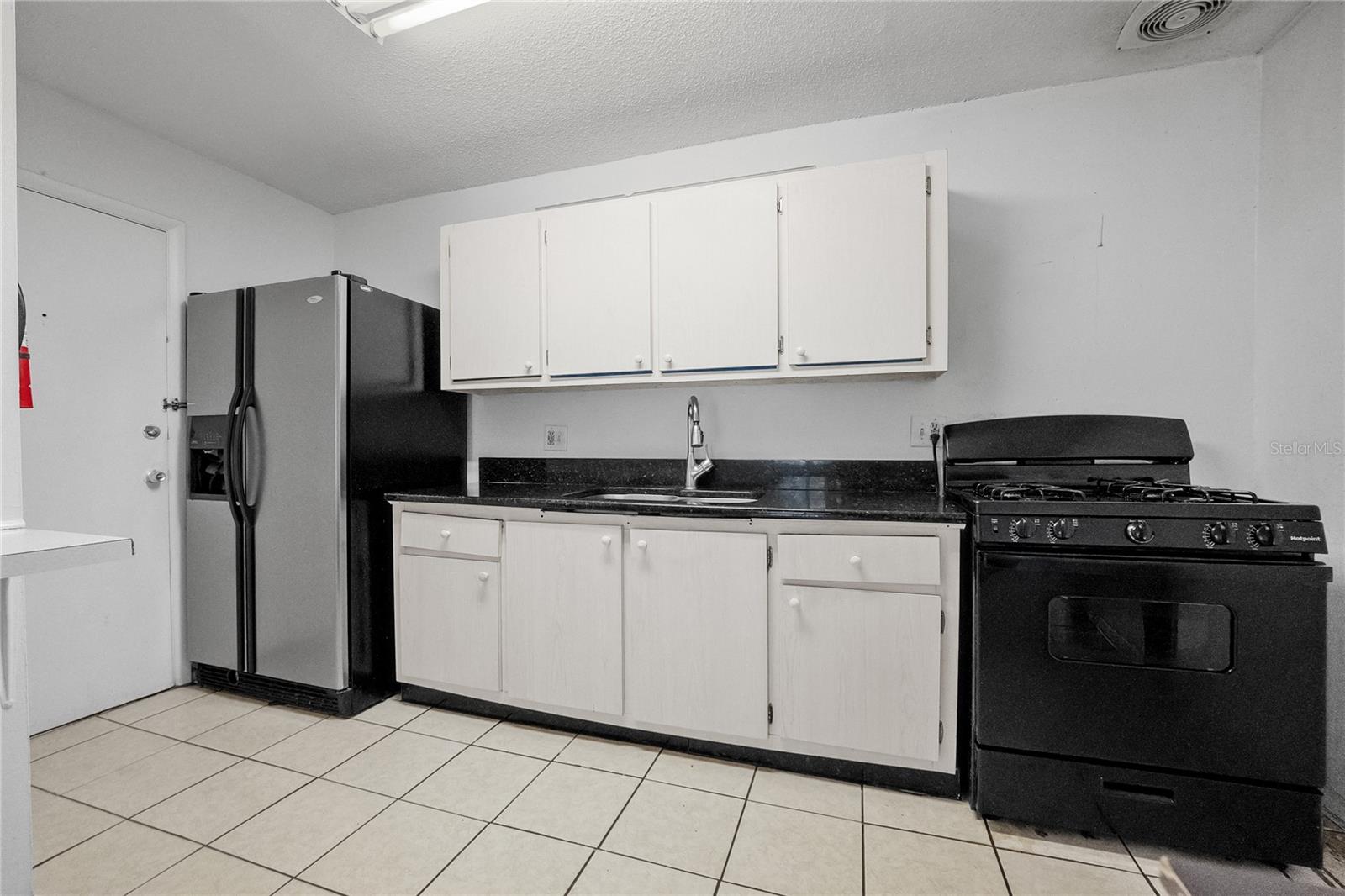 1700 SW 16TH CT #J24, GAINESVILLE, FL, 32608