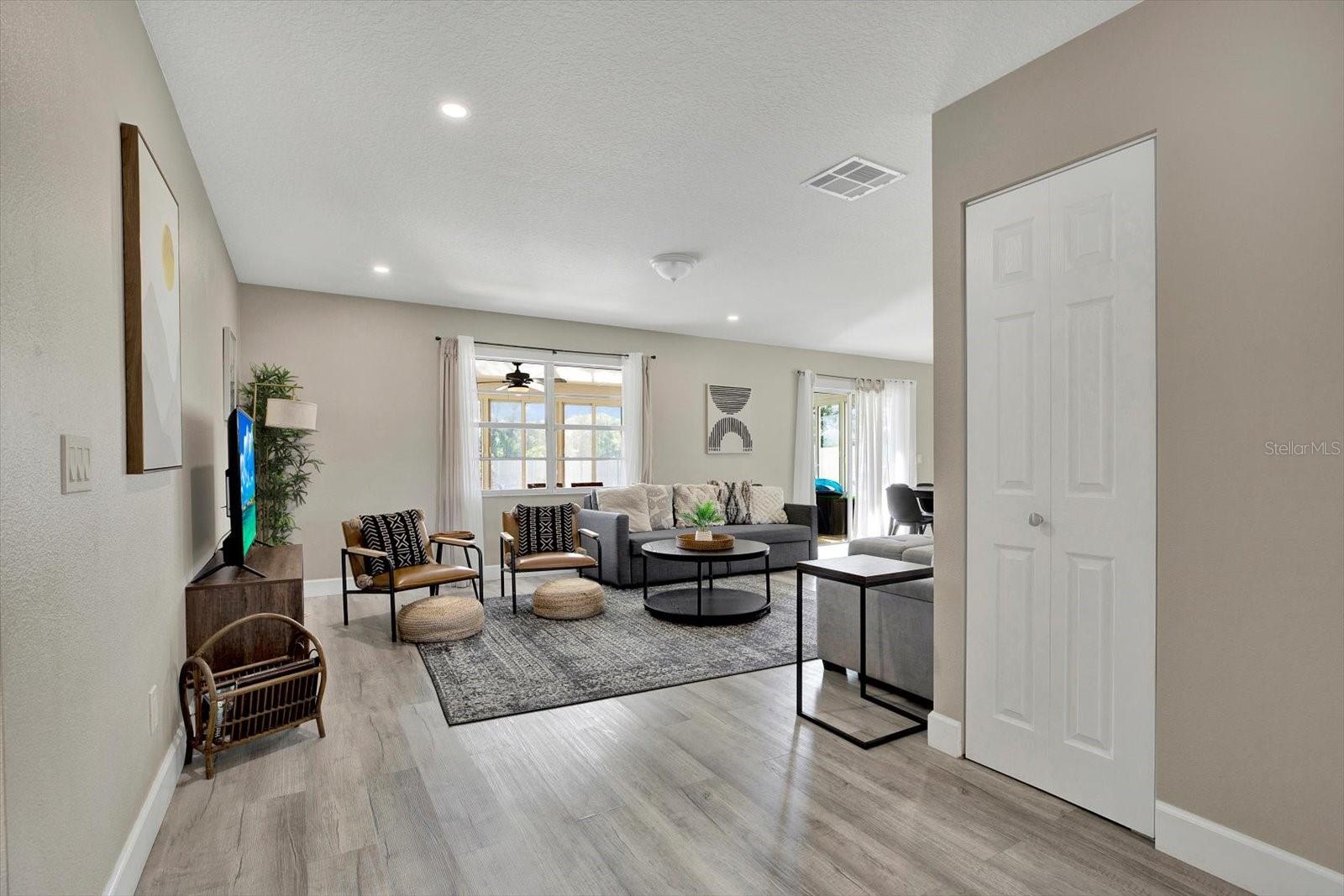 5650 25TH STREET CIR E, BRADENTON, FL, 34203