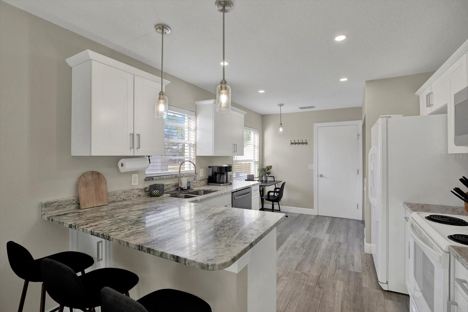5650 25TH STREET CIR E, BRADENTON, FL, 34203