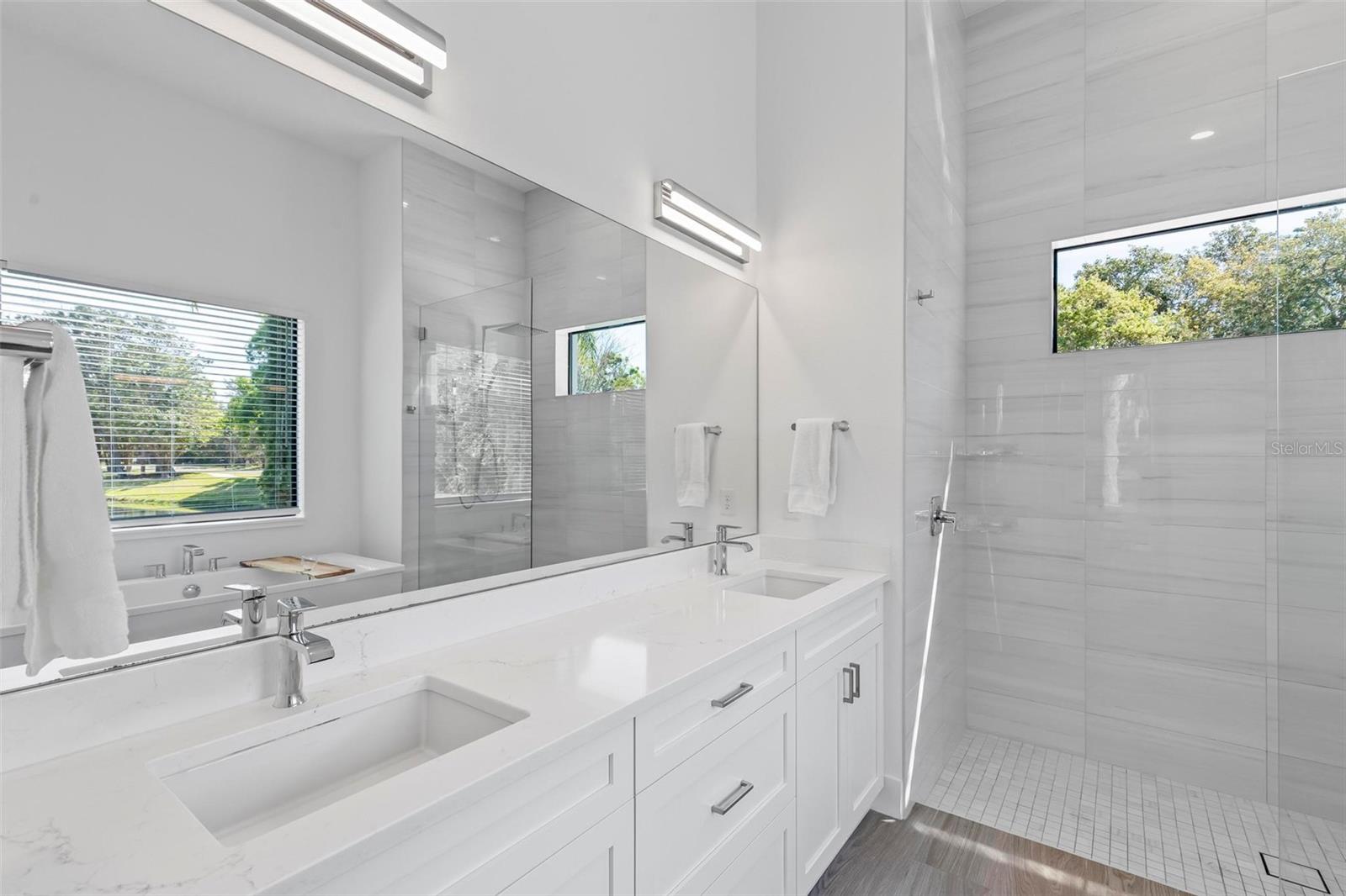 21 N RIVERWALK DR, PALM COAST, FL, 32137