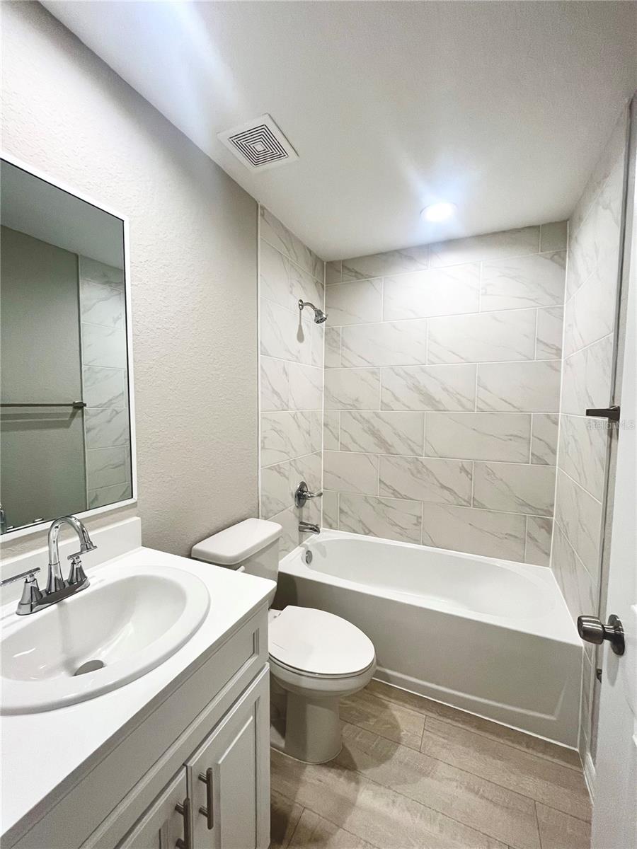 11 BAY PLACE CT, OCKLAWAHA, FL, 32179