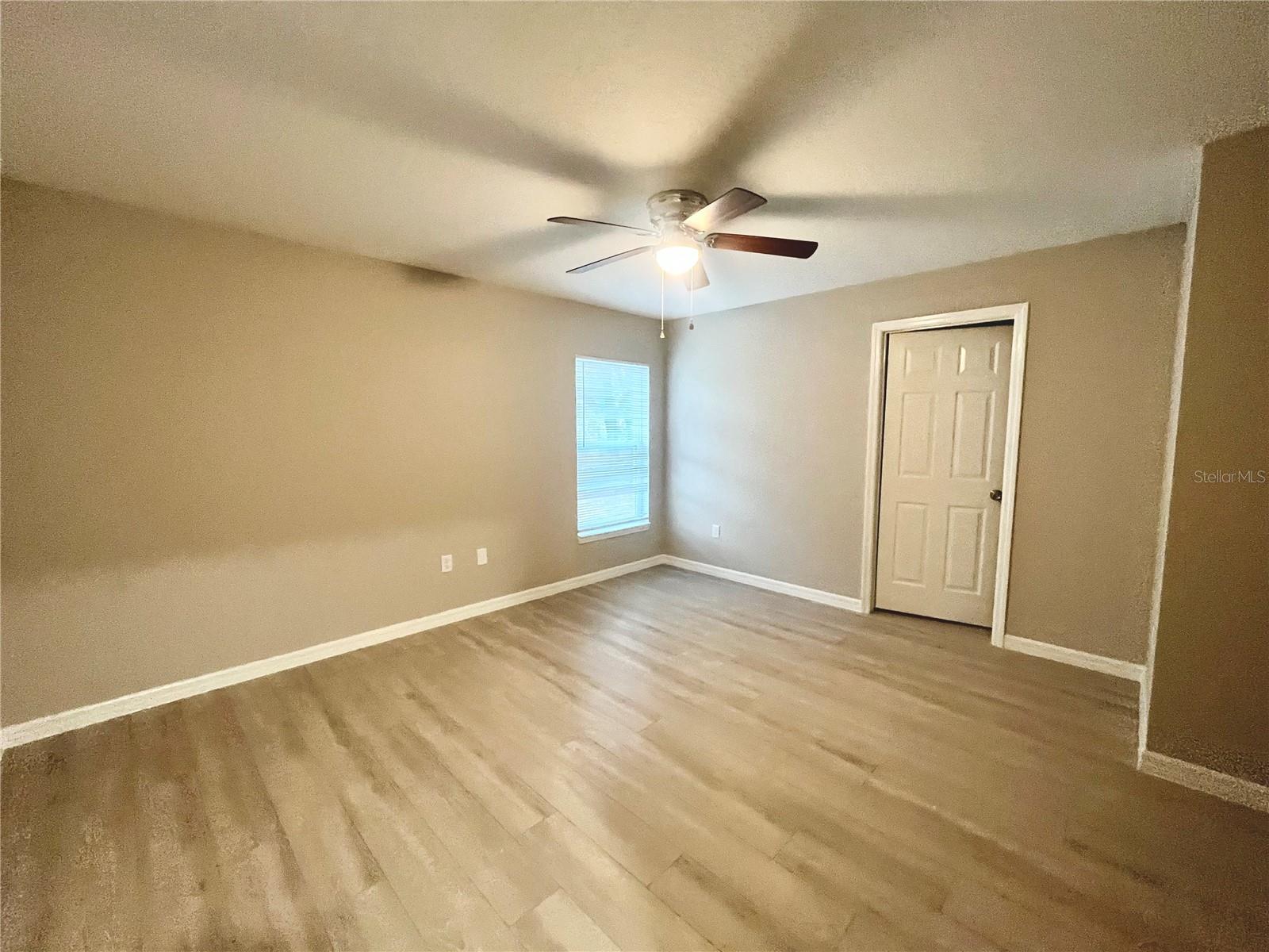 11 BAY PLACE CT, OCKLAWAHA, FL, 32179