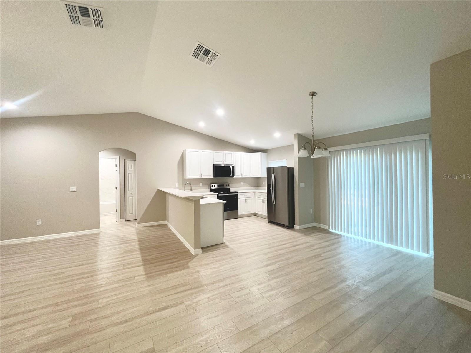 11 BAY PLACE CT, OCKLAWAHA, FL, 32179