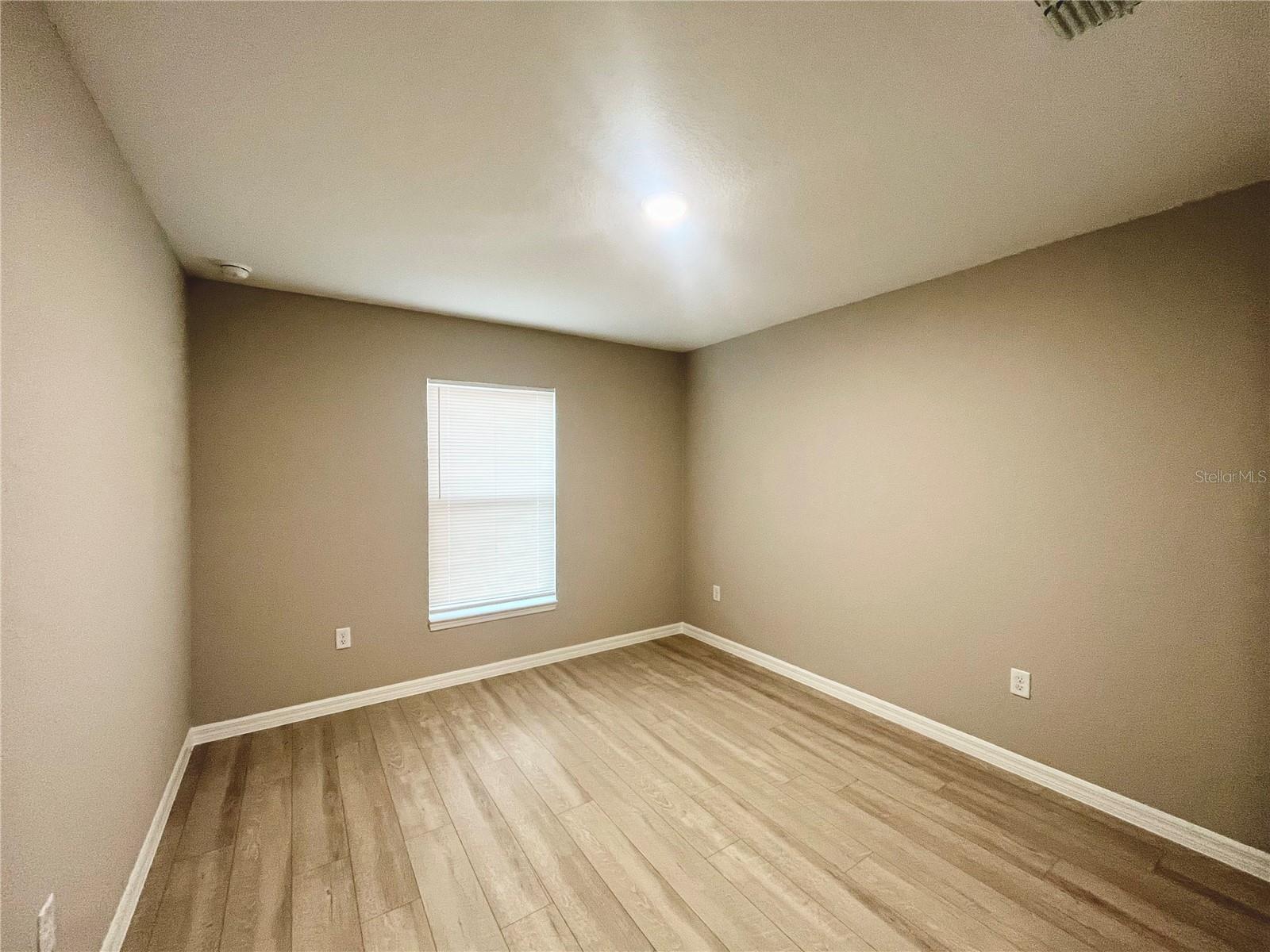 11 BAY PLACE CT, OCKLAWAHA, FL, 32179