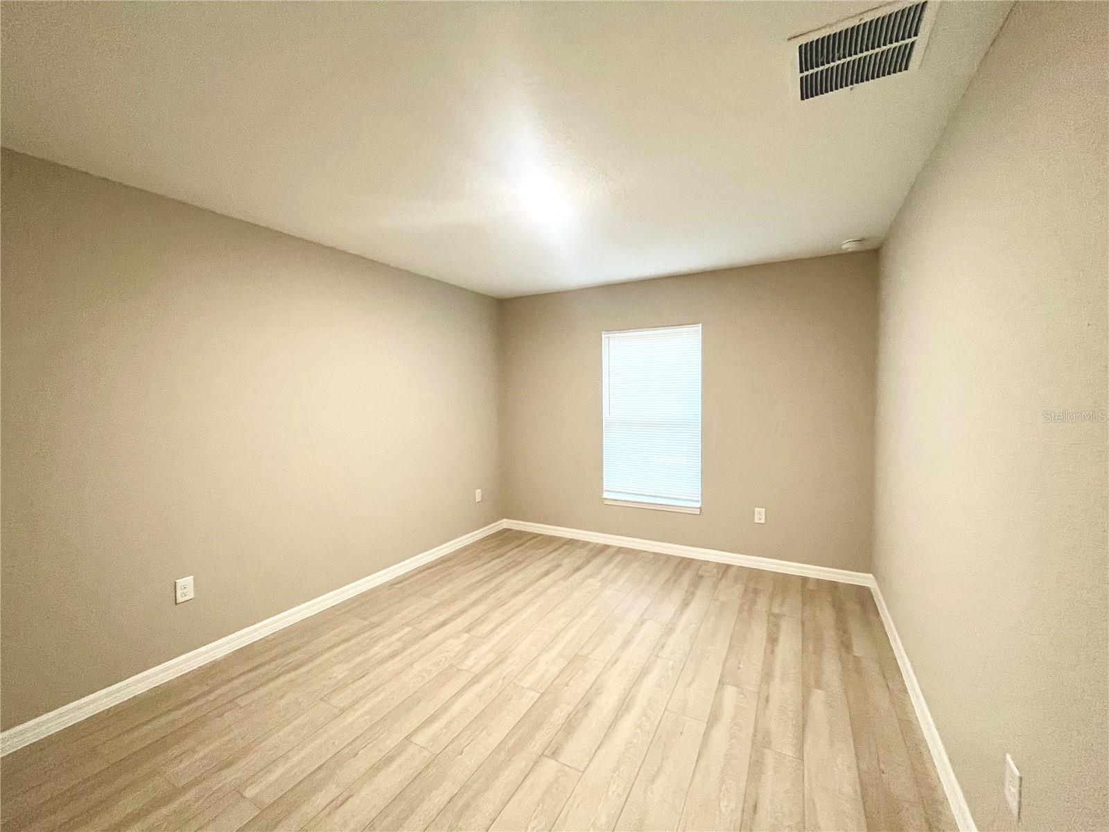 11 BAY PLACE CT, OCKLAWAHA, FL, 32179