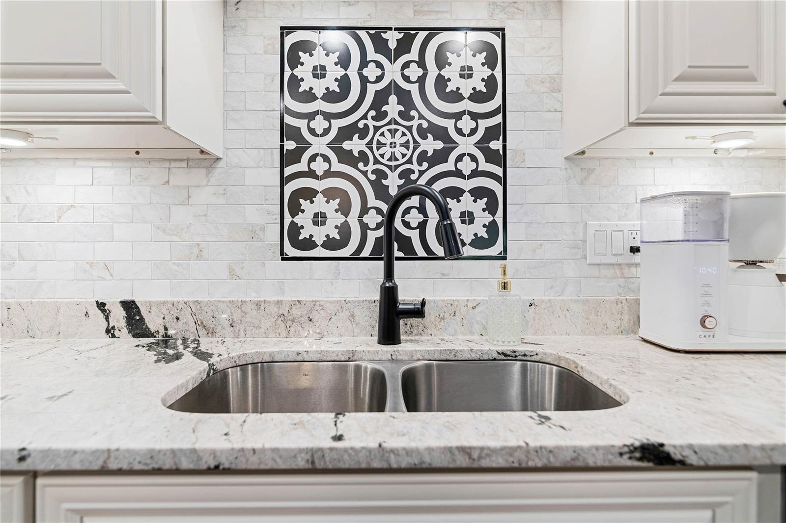 1 W VILLAGE DR, OVIEDO, FL, 32765