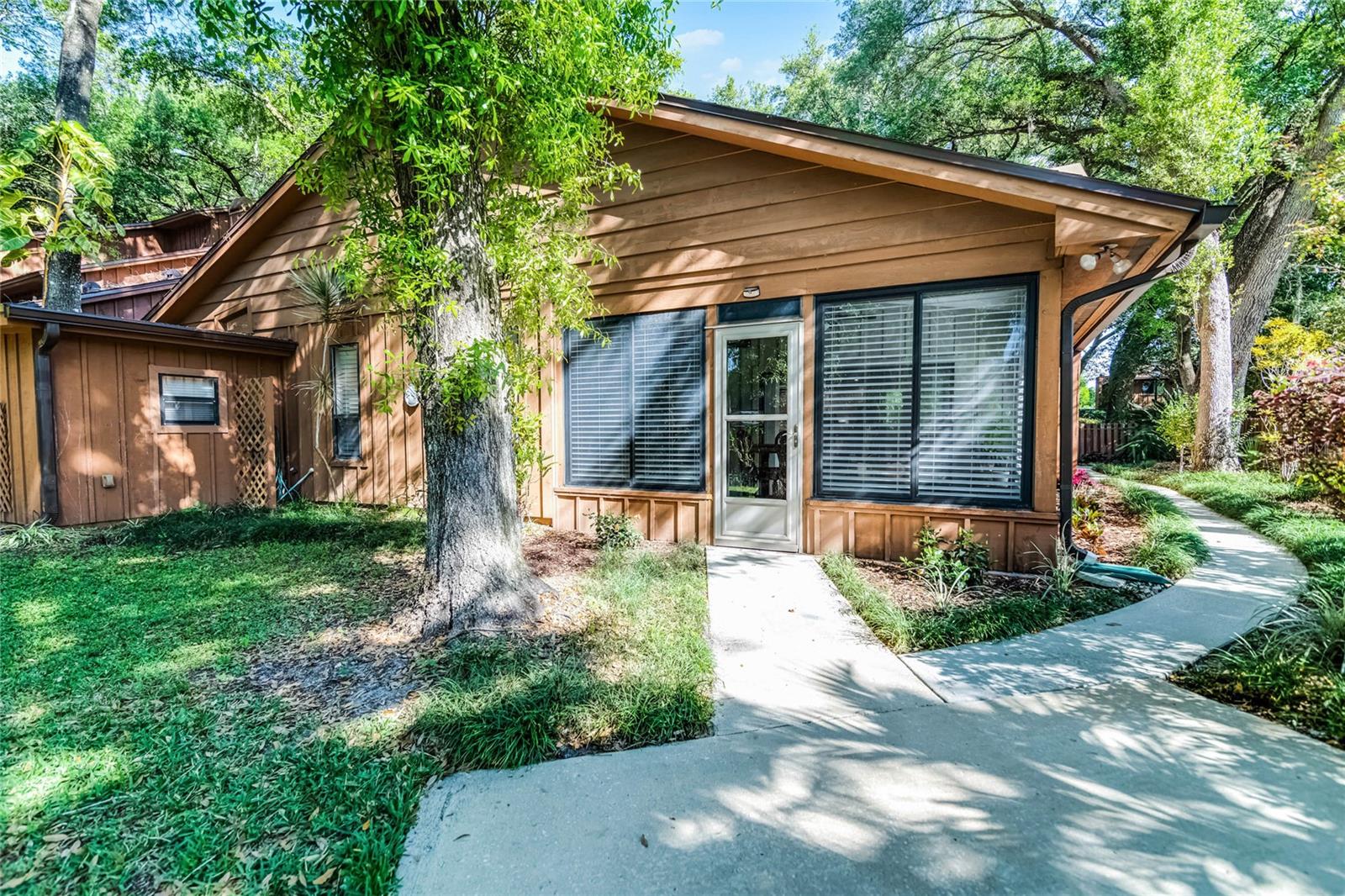 1 W VILLAGE DR, OVIEDO, FL, 32765