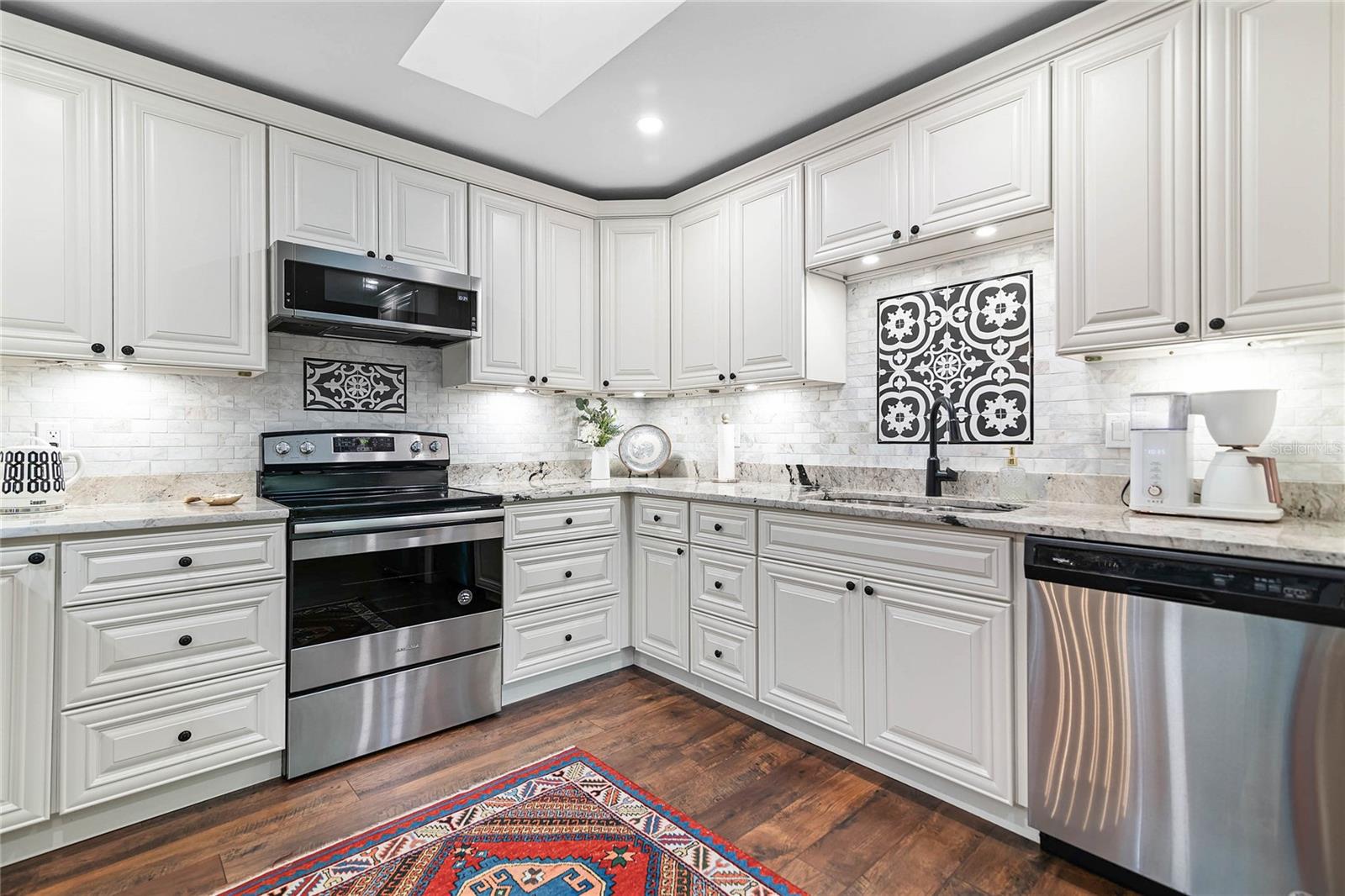 1 W VILLAGE DR, OVIEDO, FL, 32765