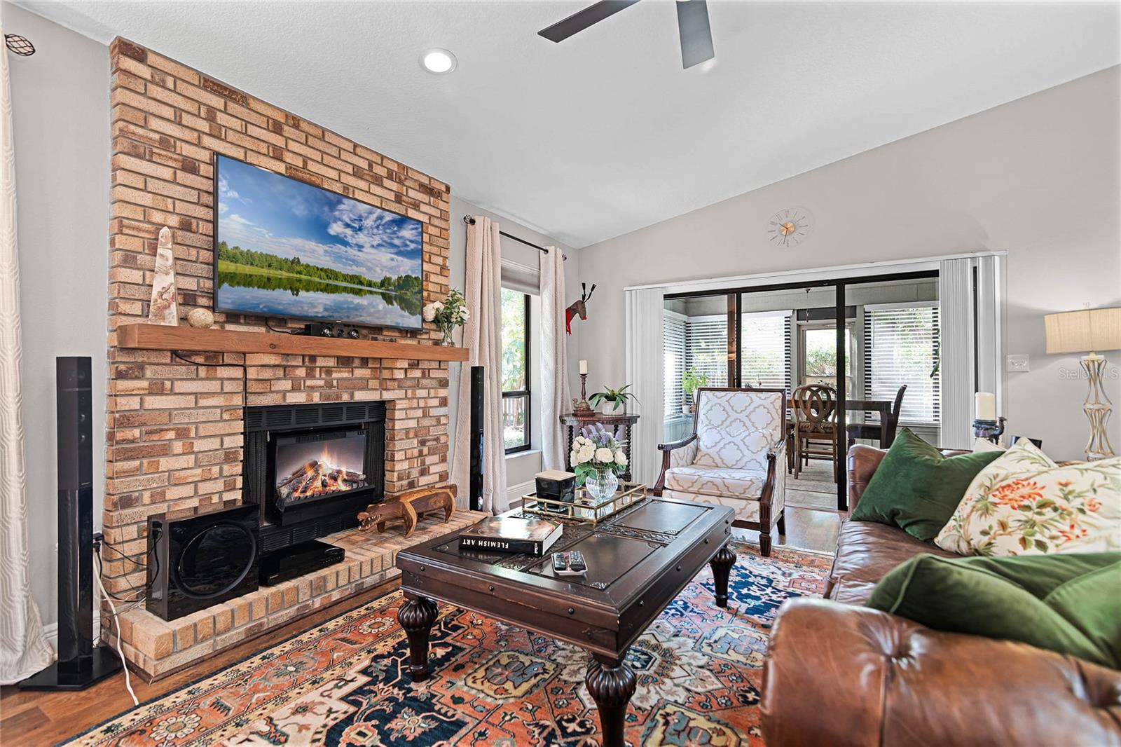 1 W VILLAGE DR, OVIEDO, FL, 32765