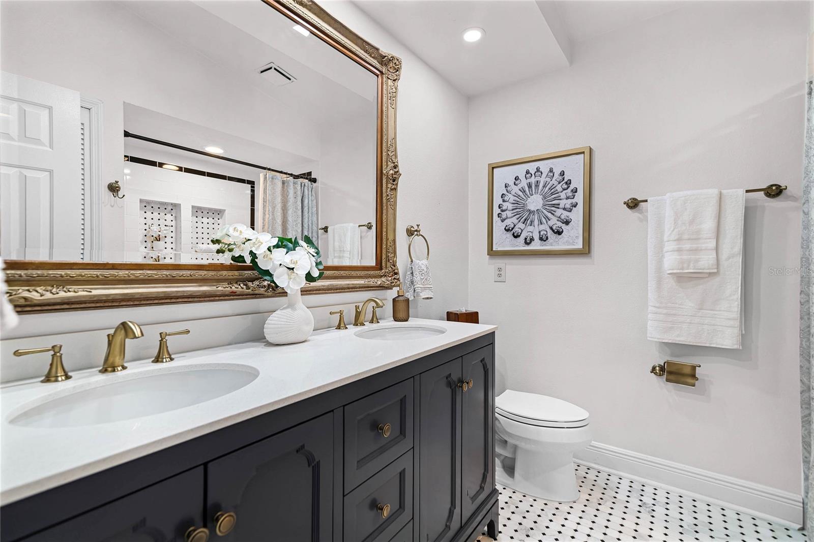 1 W VILLAGE DR, OVIEDO, FL, 32765