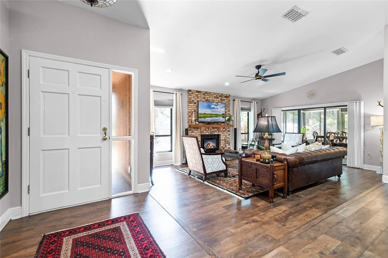 1 W VILLAGE DR, OVIEDO, FL, 32765