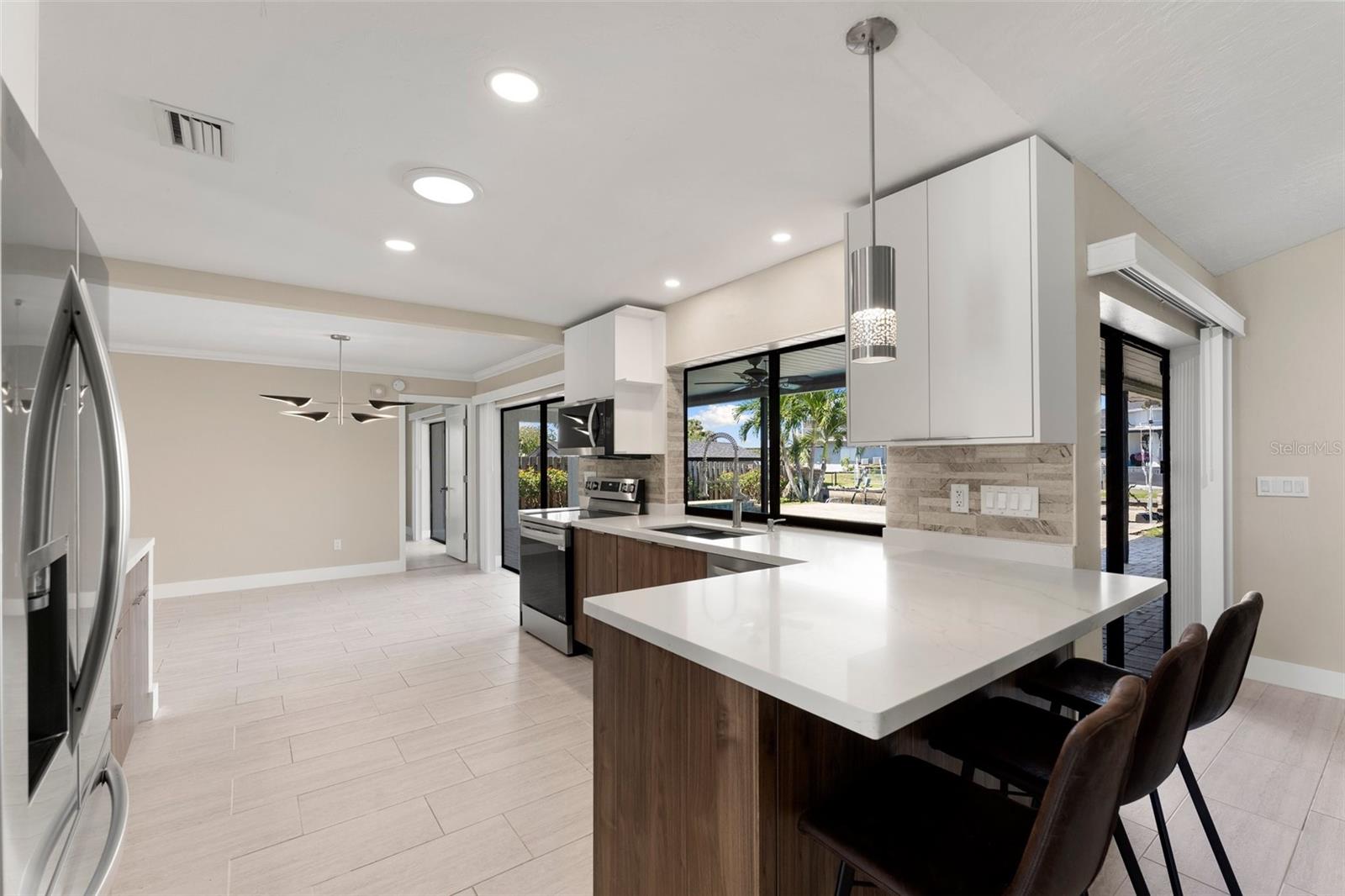 124 E NORTH SHORE AVE, NORTH FORT MYERS, FL, 33917