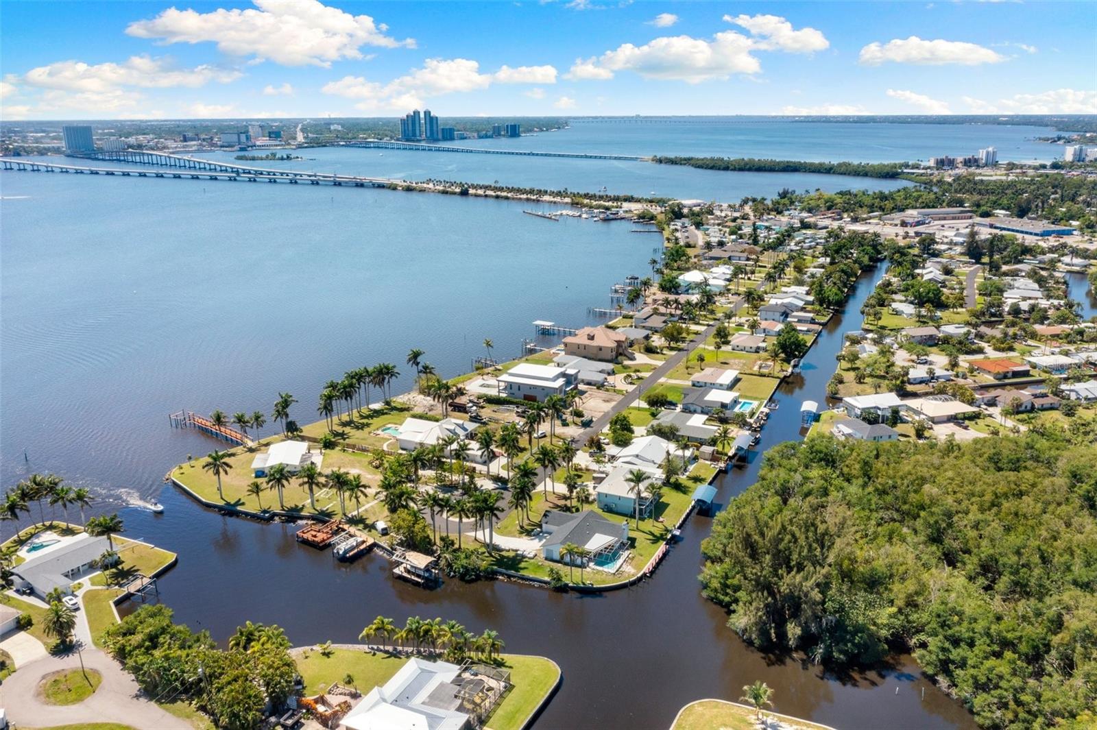 124 E NORTH SHORE AVE, NORTH FORT MYERS, FL, 33917